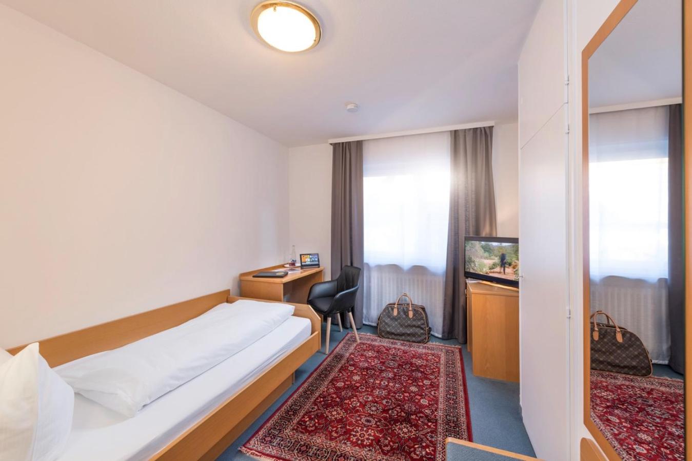 Single Room photo 2