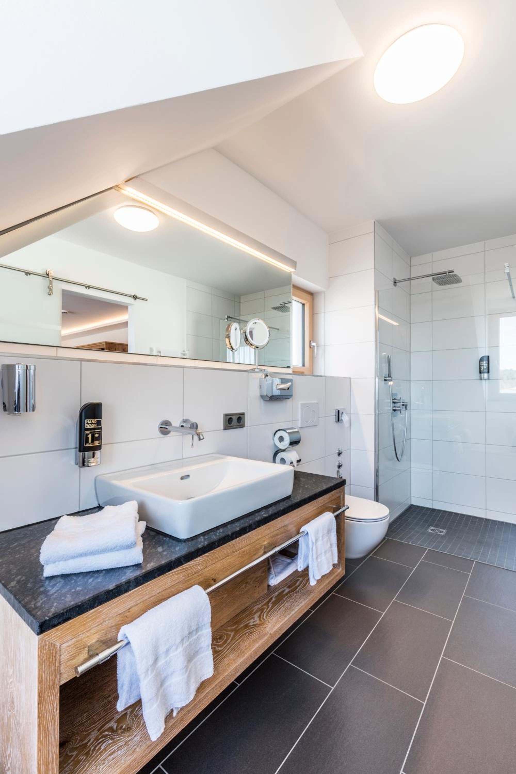 Junior Suite (with Air Conditioning) photo 2