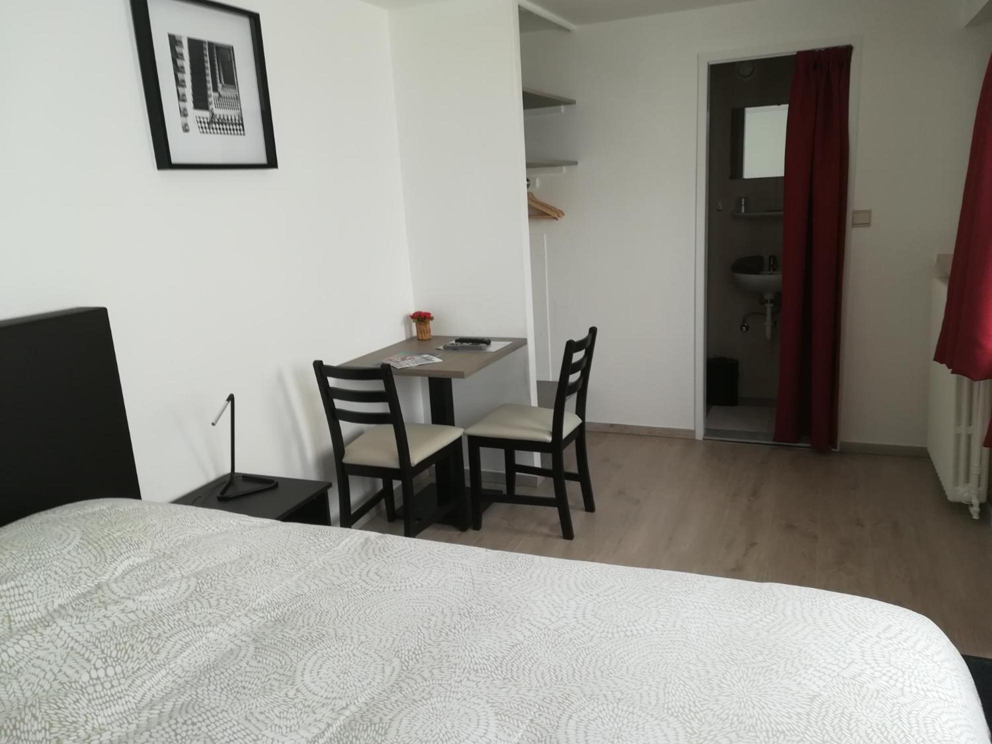 Double Room with Private Bathroom photo 1