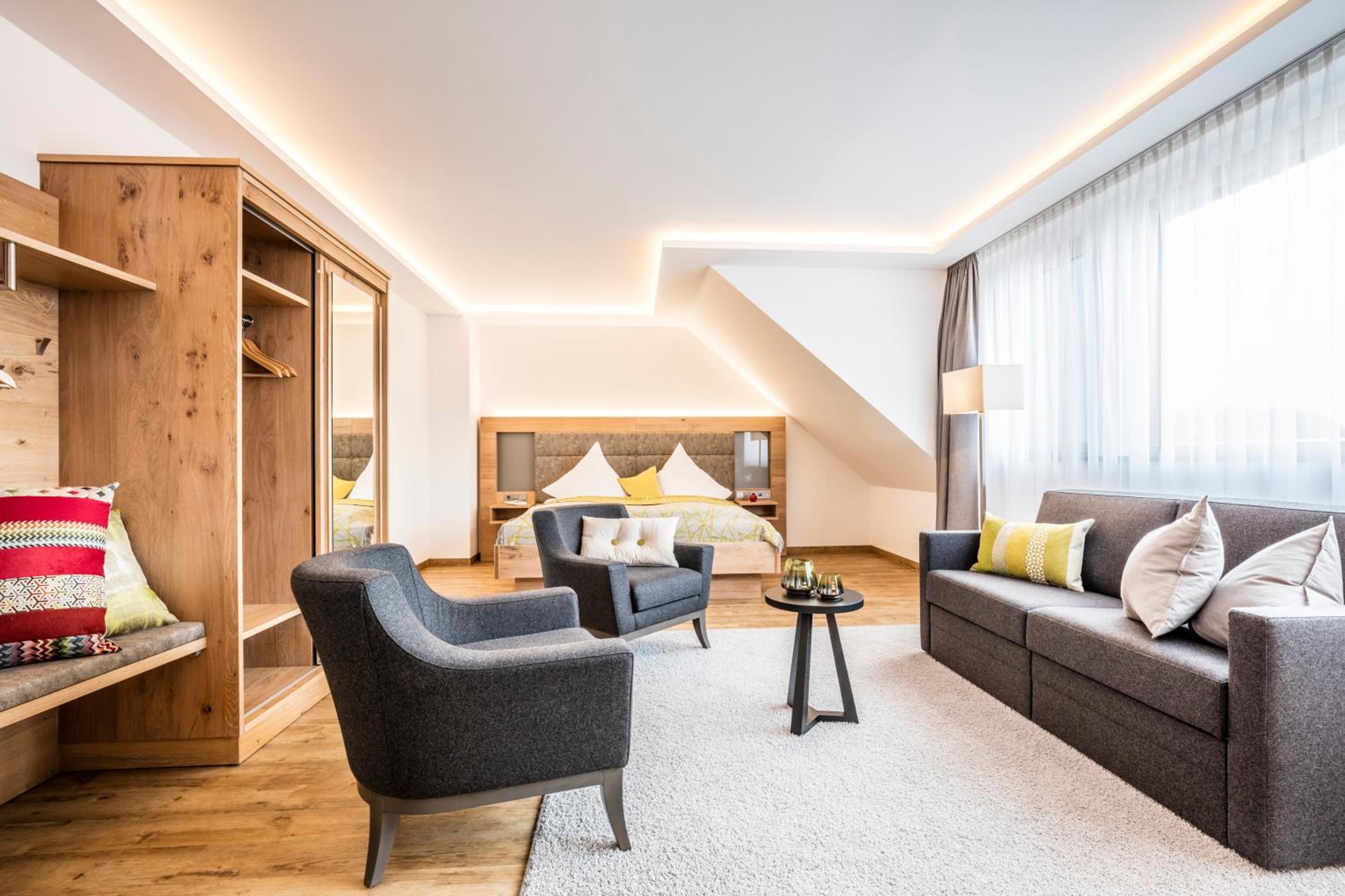 Junior Suite (with Air Conditioning) photo 1