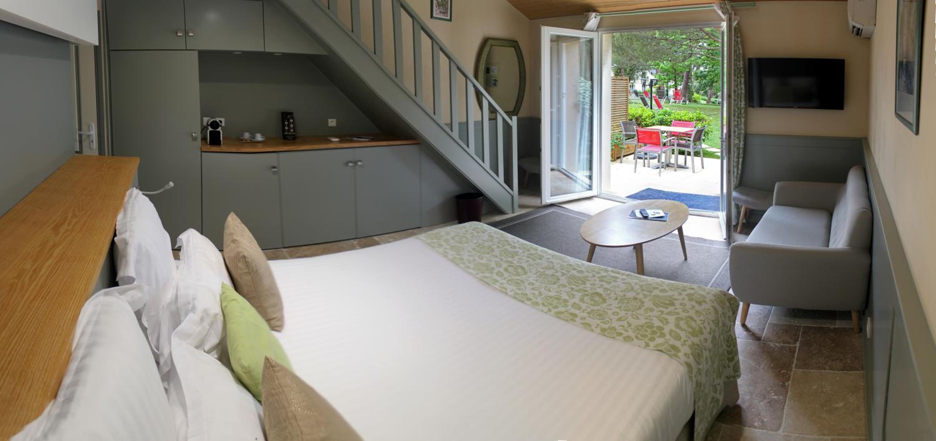 Family Room (2 Adults + 2 Children) with Terrace - Ground Floor or with Mezzanine
