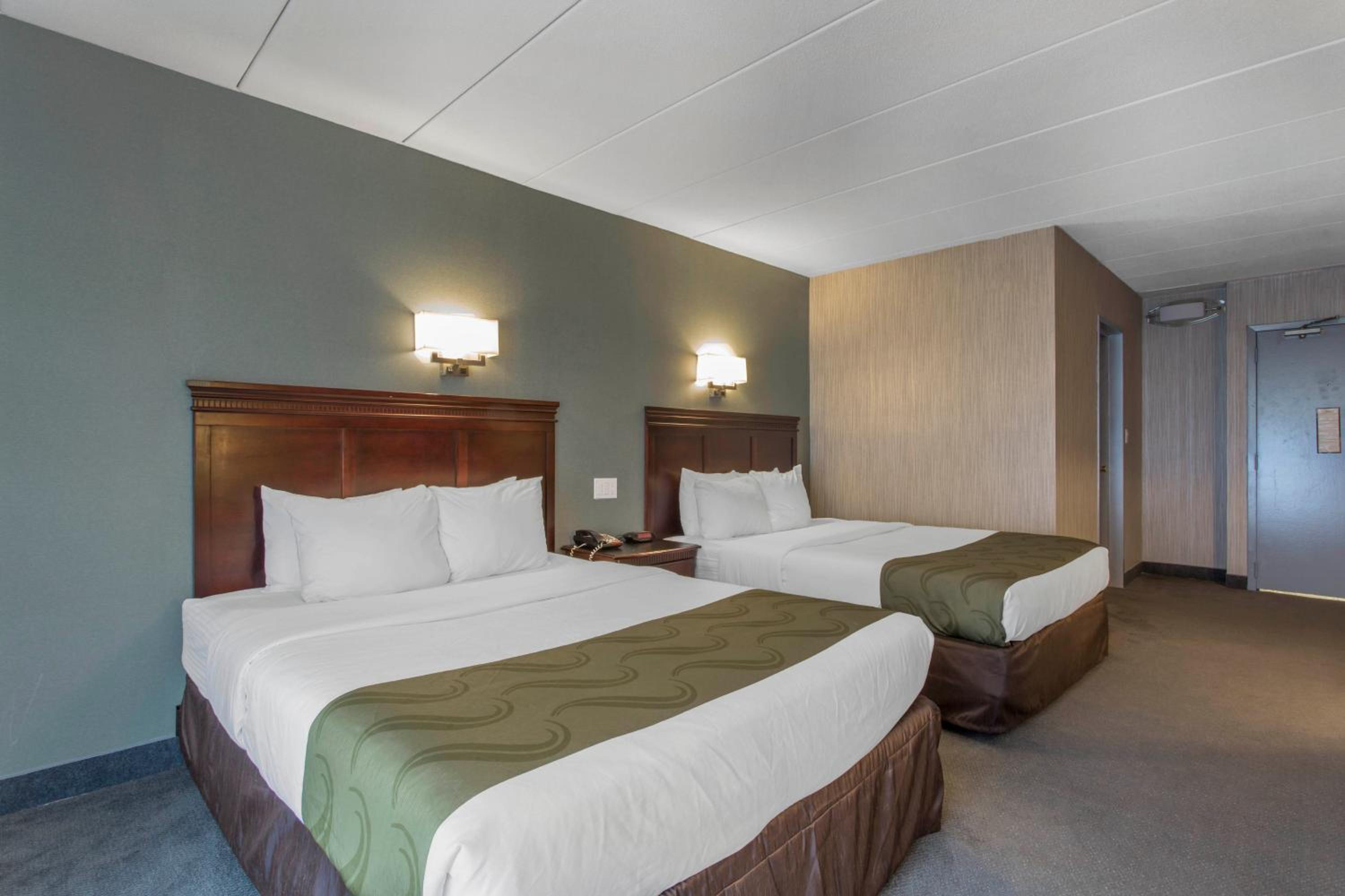 Queen Room with Two Queen Beds - Accessible/Non-Smoking  photo 2
