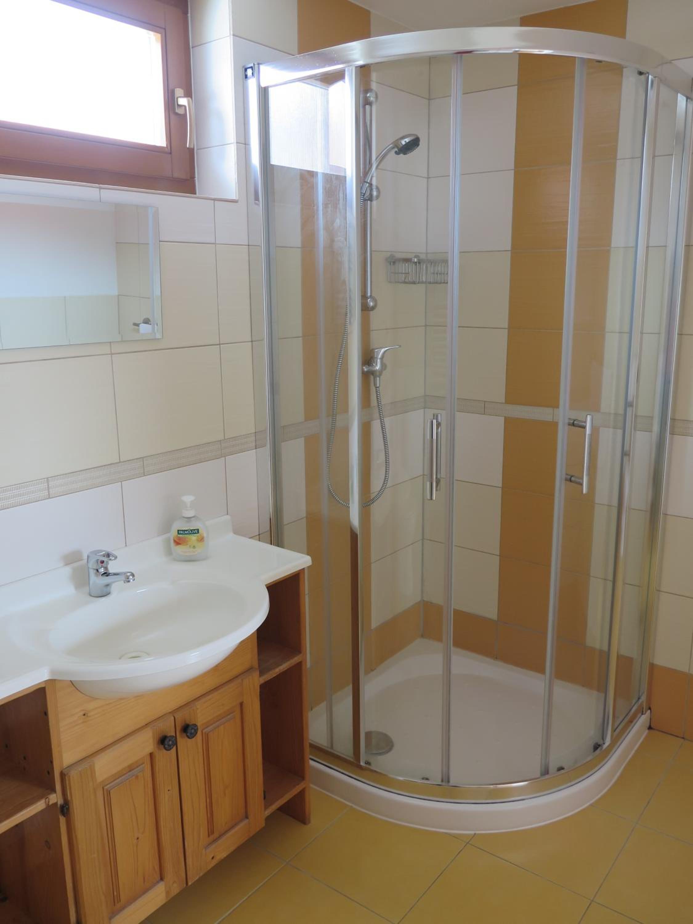 One-Bedroom Apartment - Photo 5