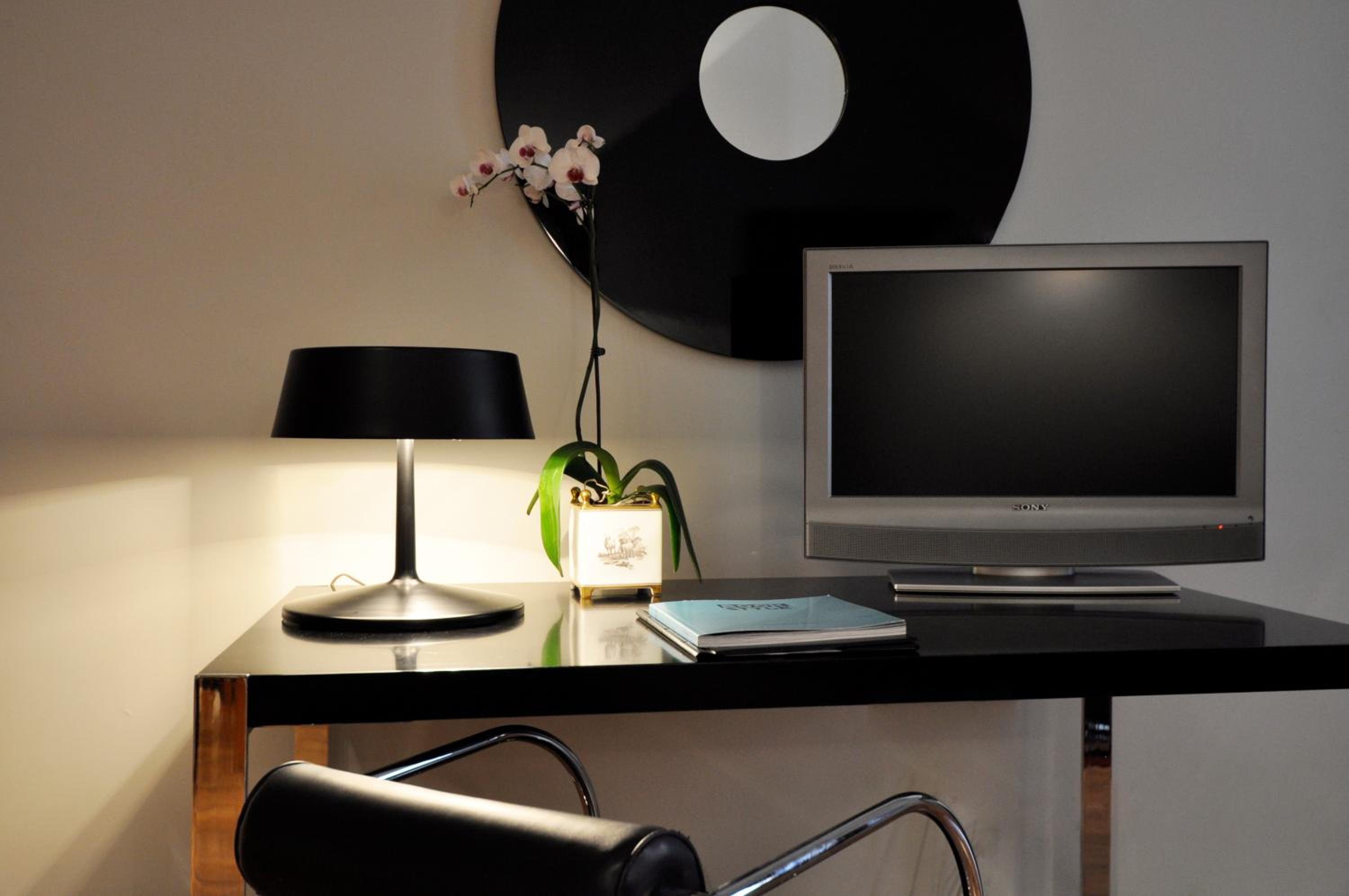 One-Bedroom Apartment - Photo 21