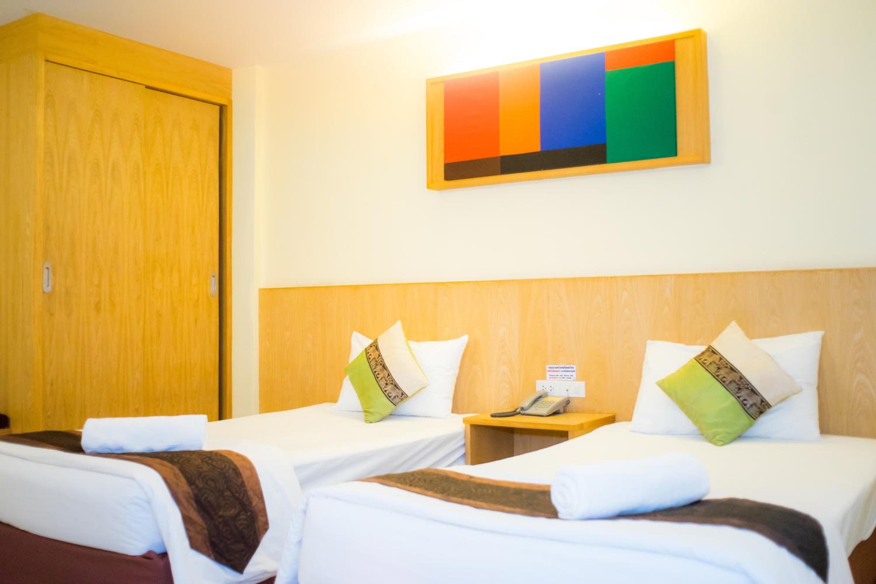 Standard Twin Room - Roundtrip airport Transfer