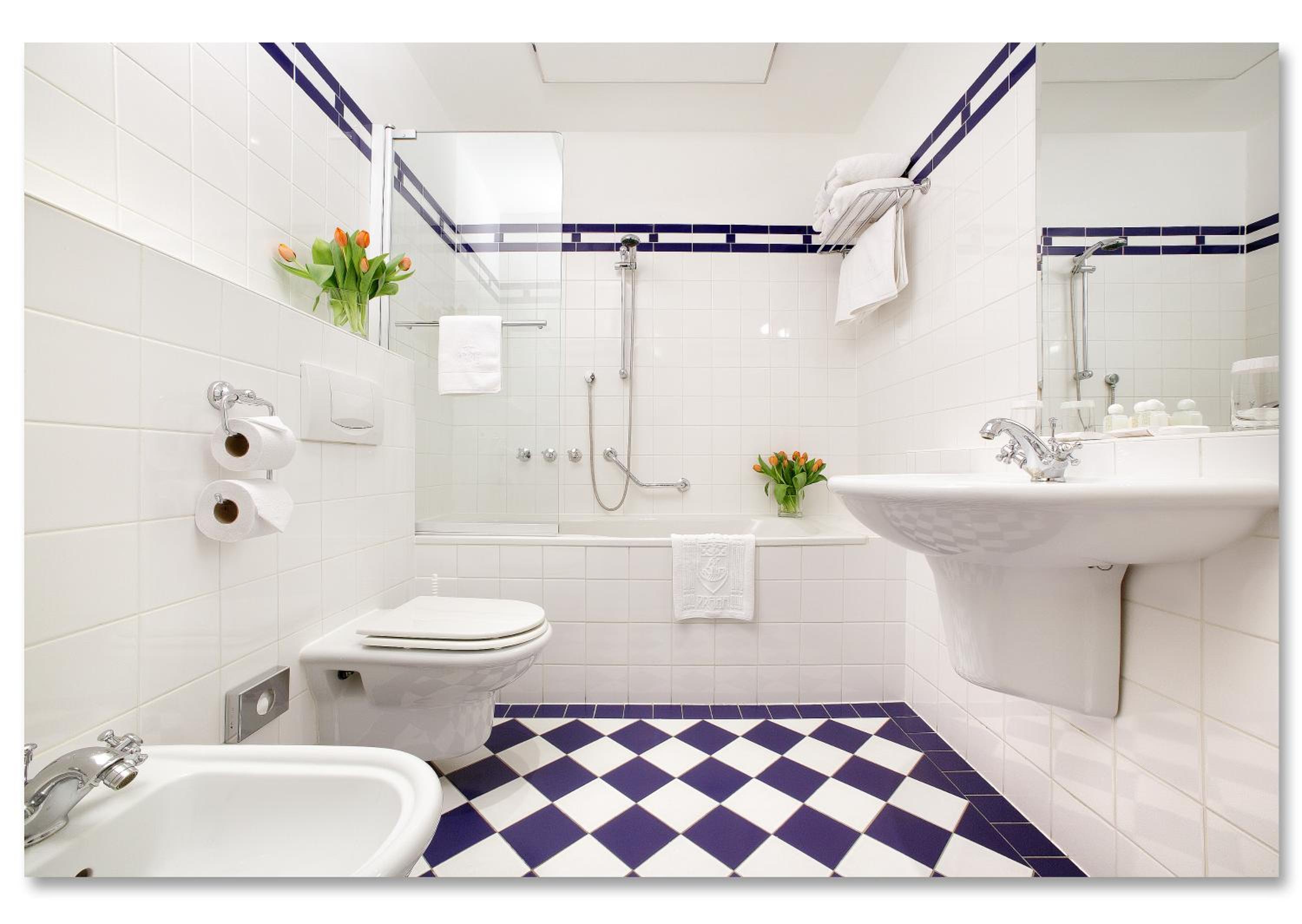 Deluxe Double or Twin Room - Photo 7