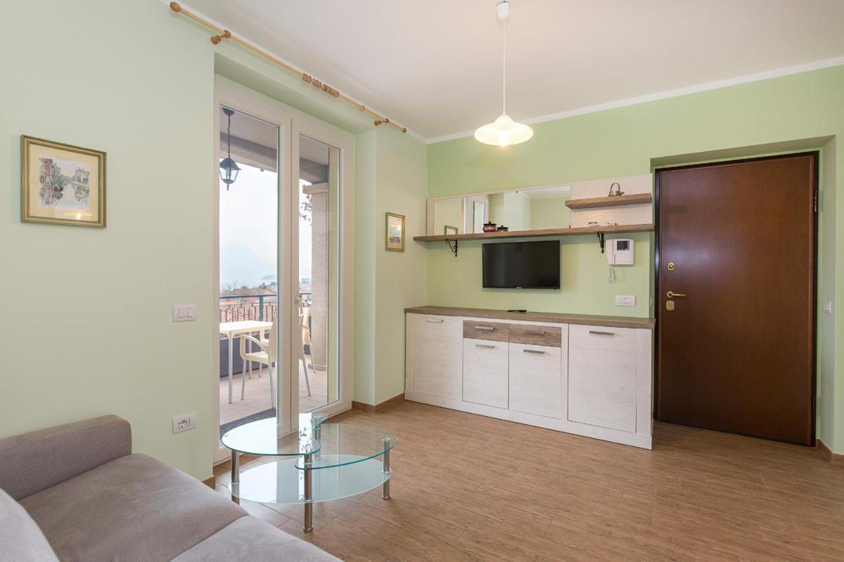 Apartment with Lake View photo 1