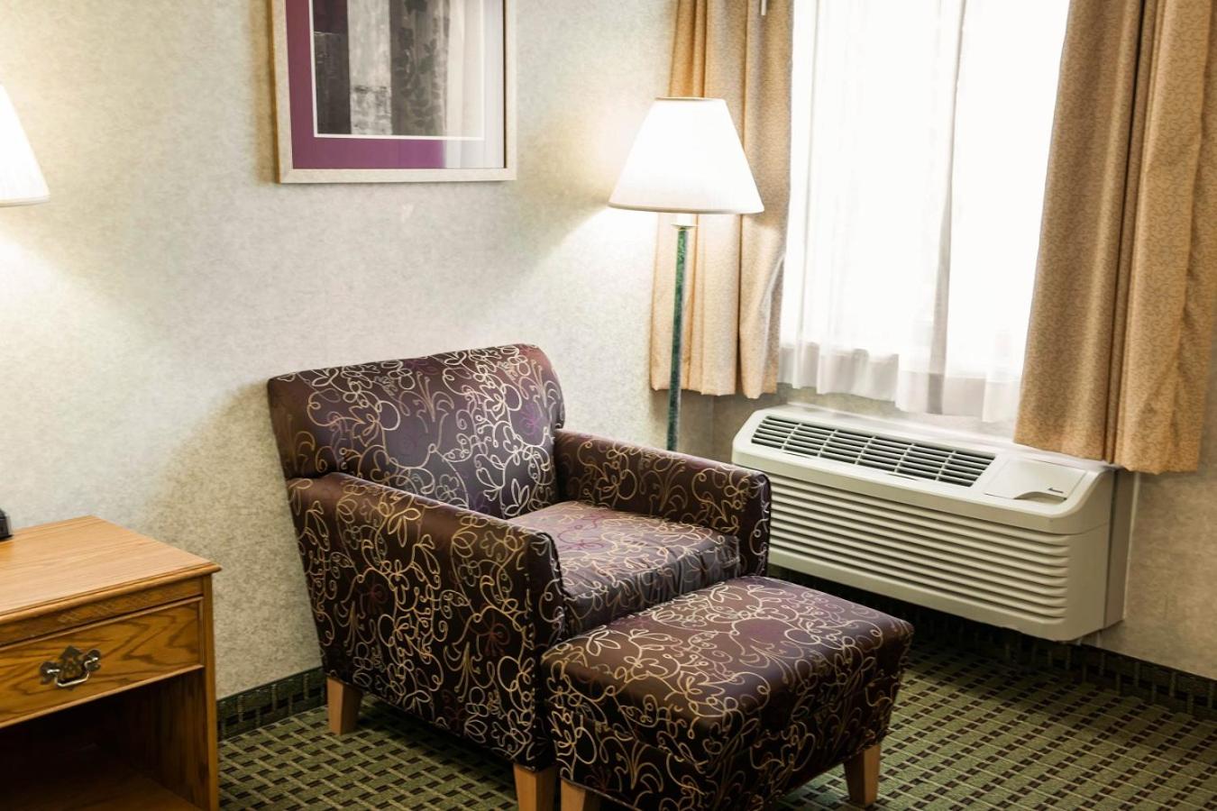 Deluxe Queen Room - Non-Smoking - Photo 4