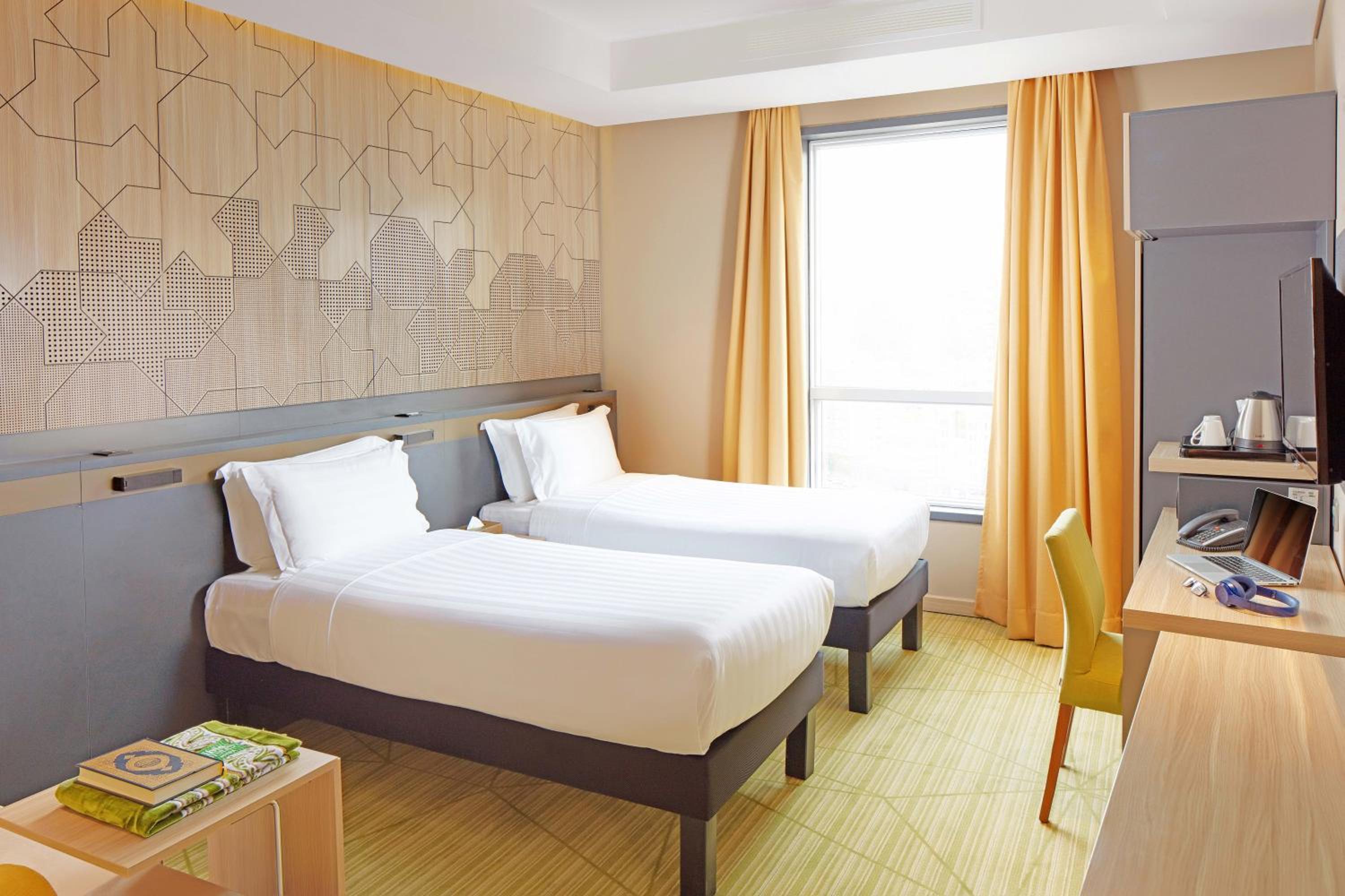 Standard Twin Room - Photo 6