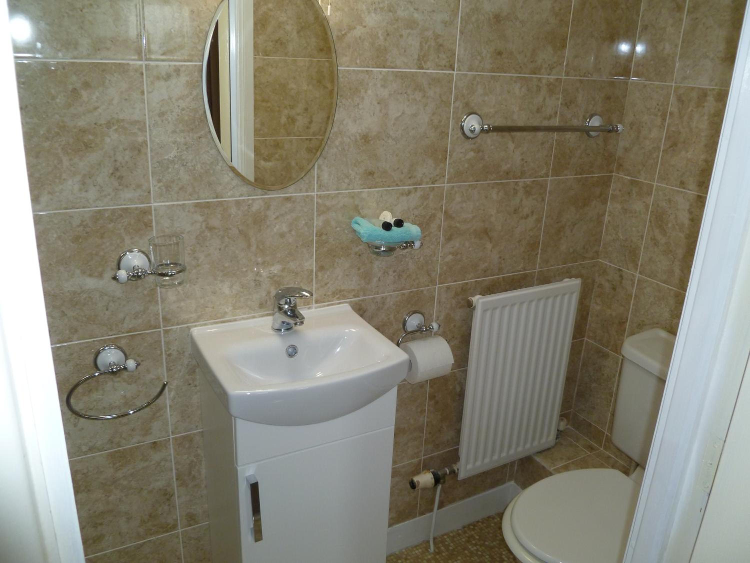 Standard King Room - Photo 3