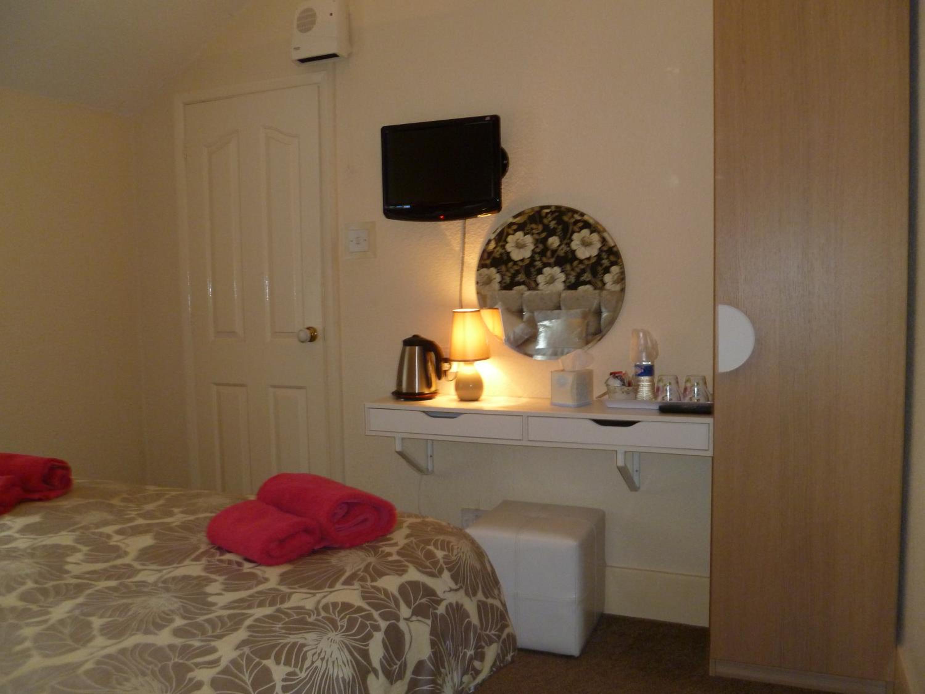 Double Room - Photo 5