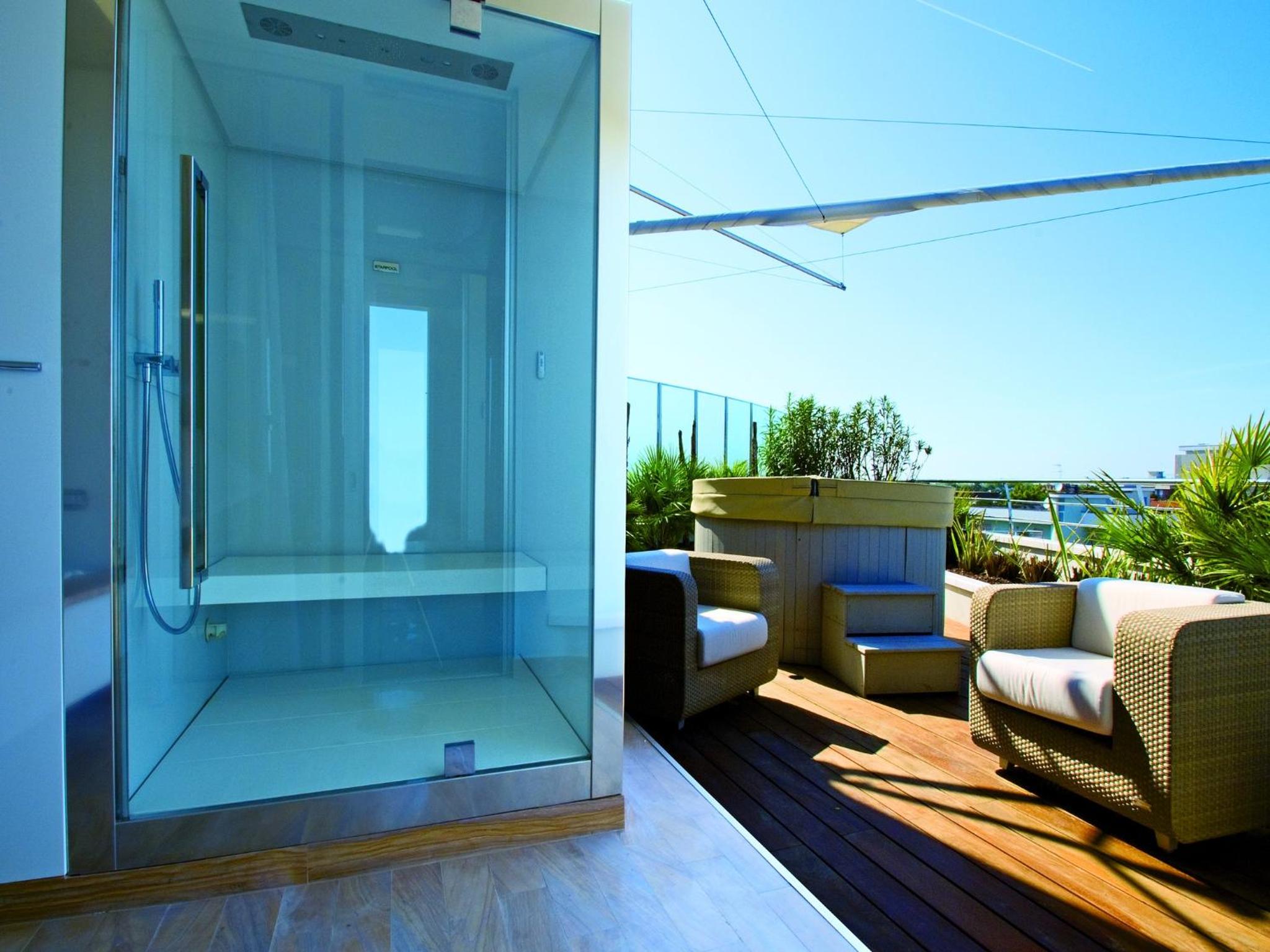 Luxury Two-Bedroom Suite - Split Level with sea view
