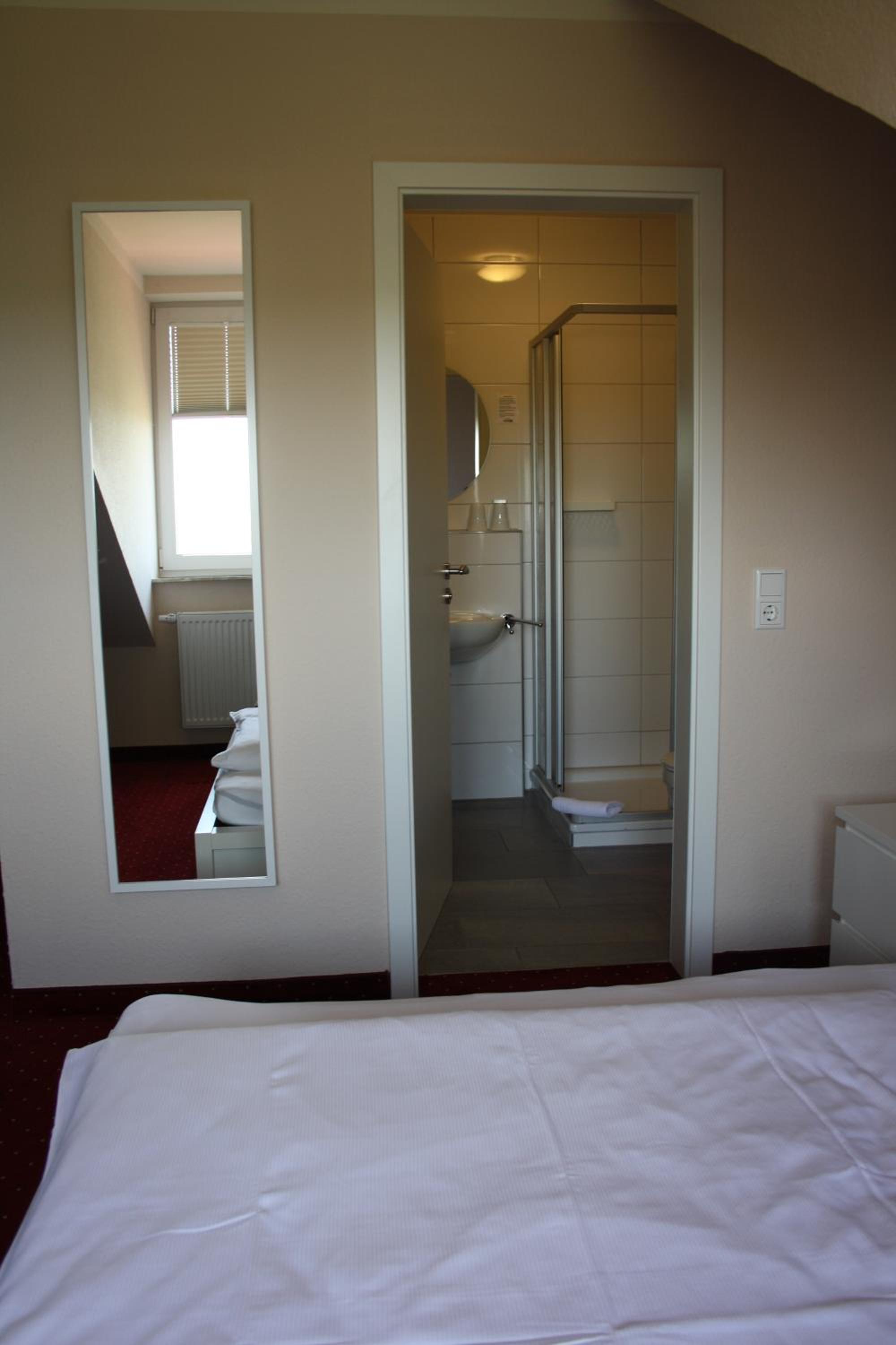 Single Room photo 3