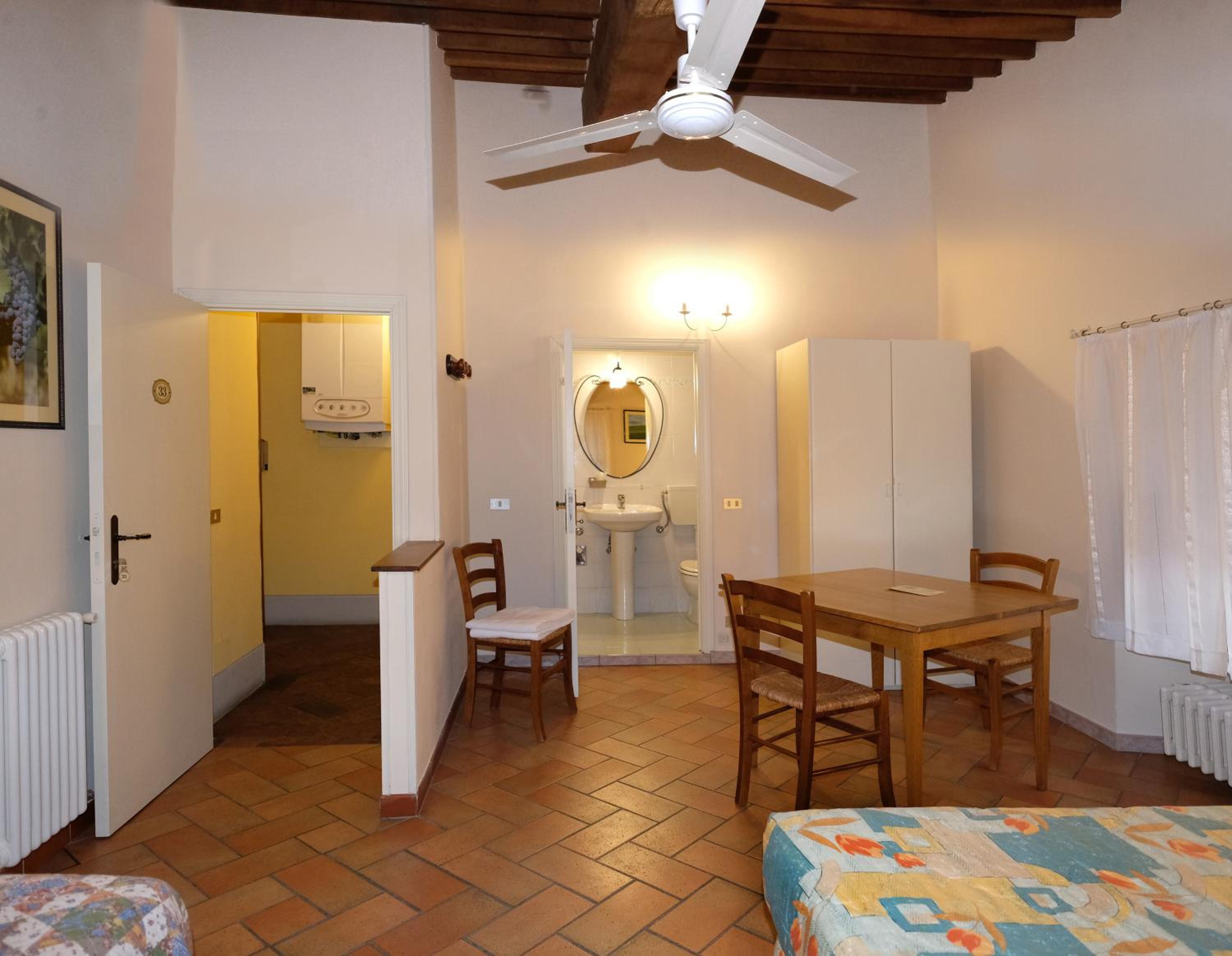 Triple Room - Photo 12