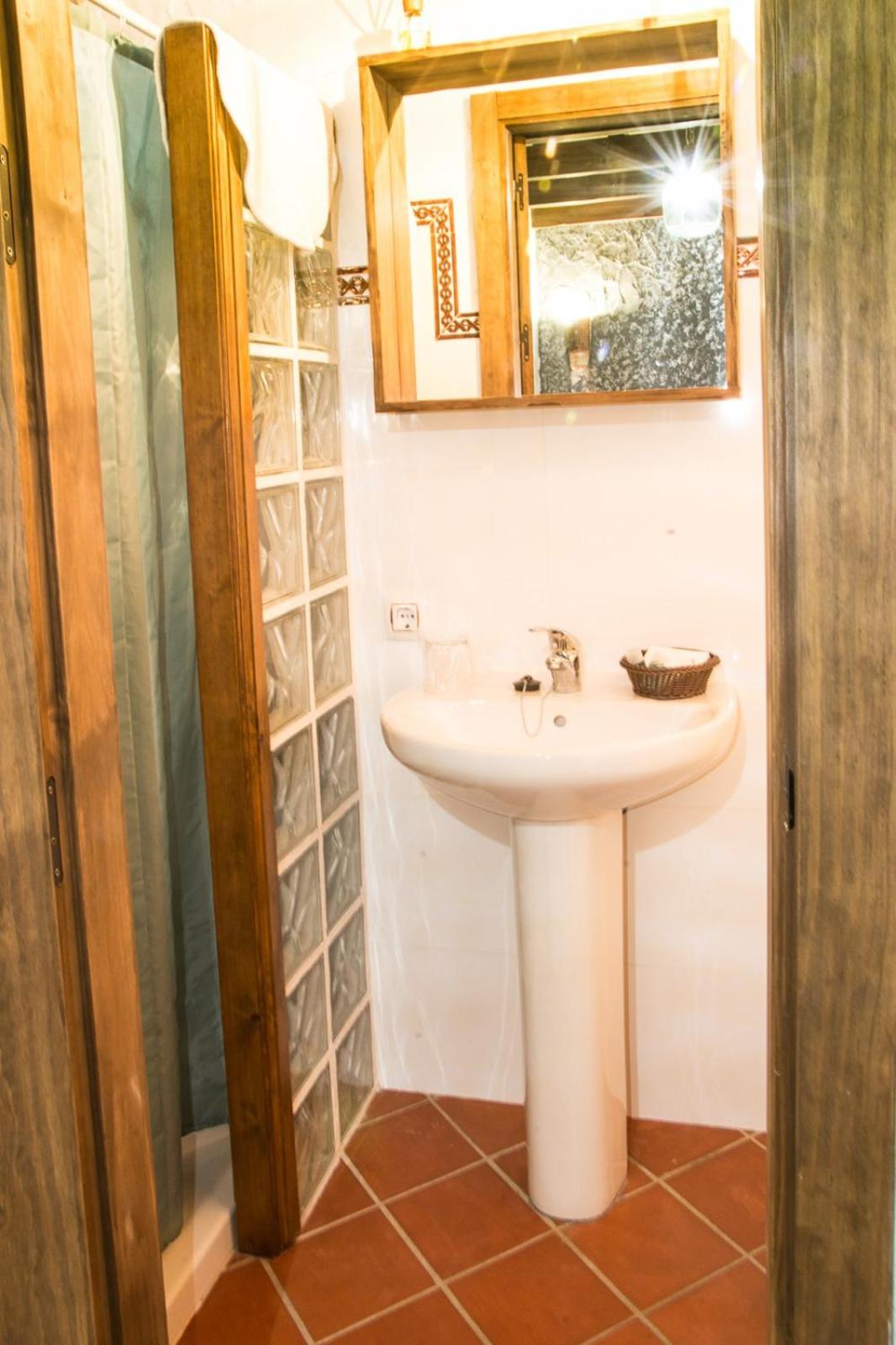 Accommodations-Apartment - Photo 10