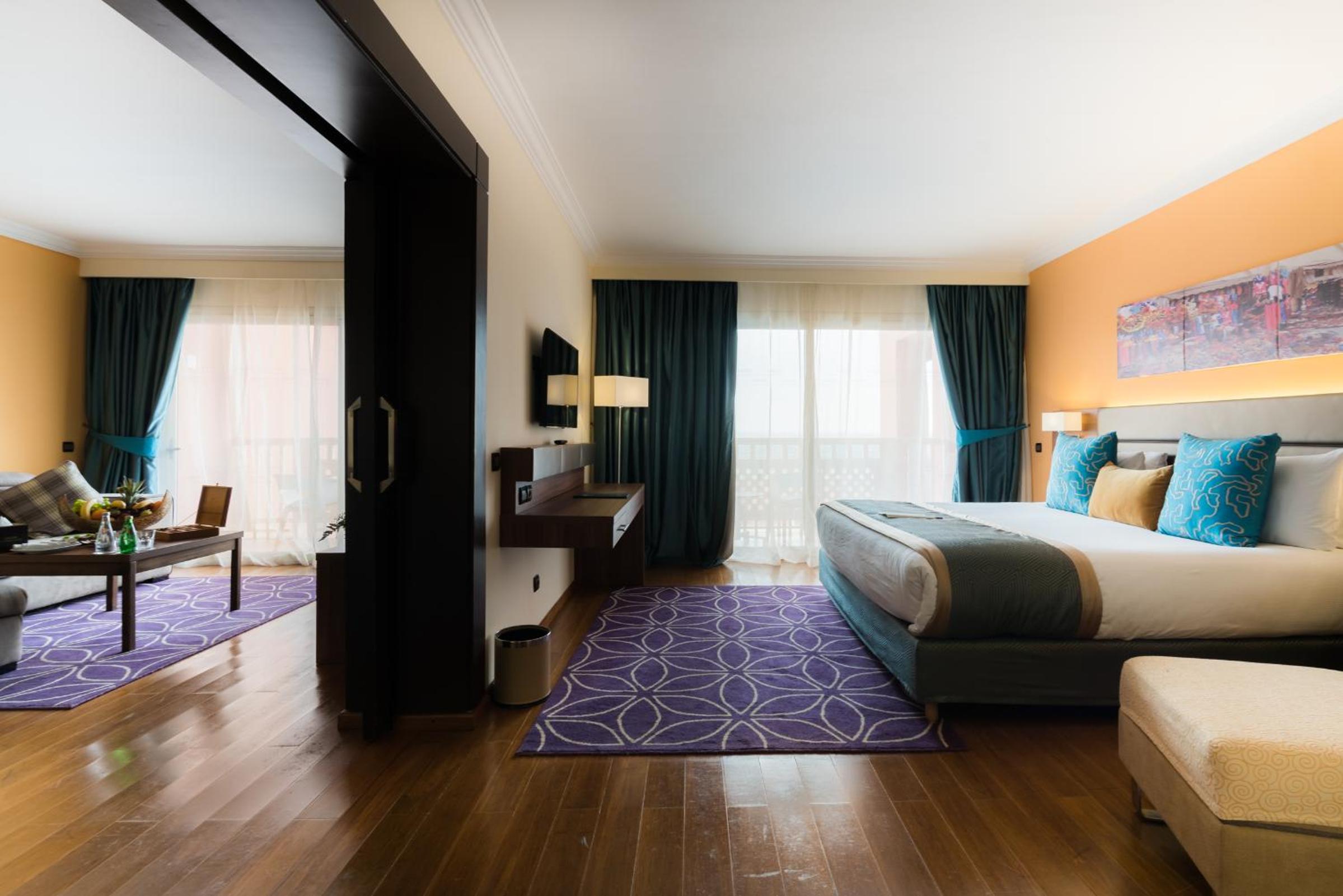 Prestige Suite Jaccuzi One Double Room With Pool View