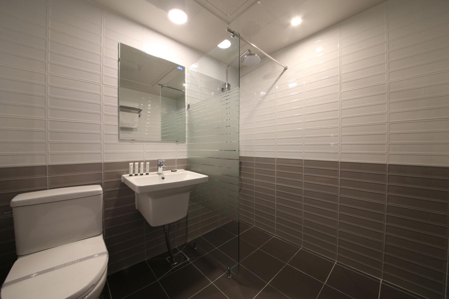 Standard Twin Room with Mountain View