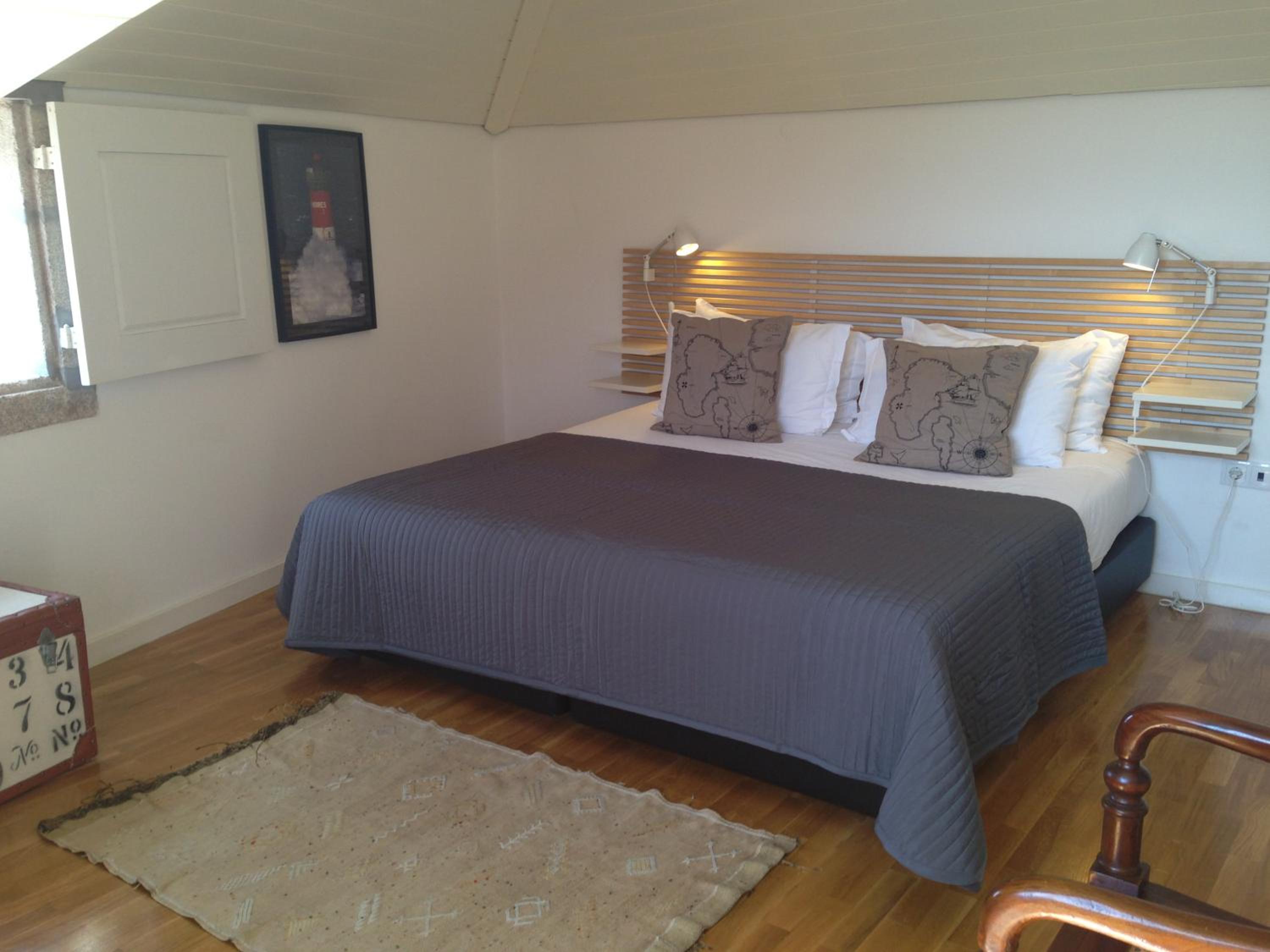 One-Bedroom Apartment - Photo 1