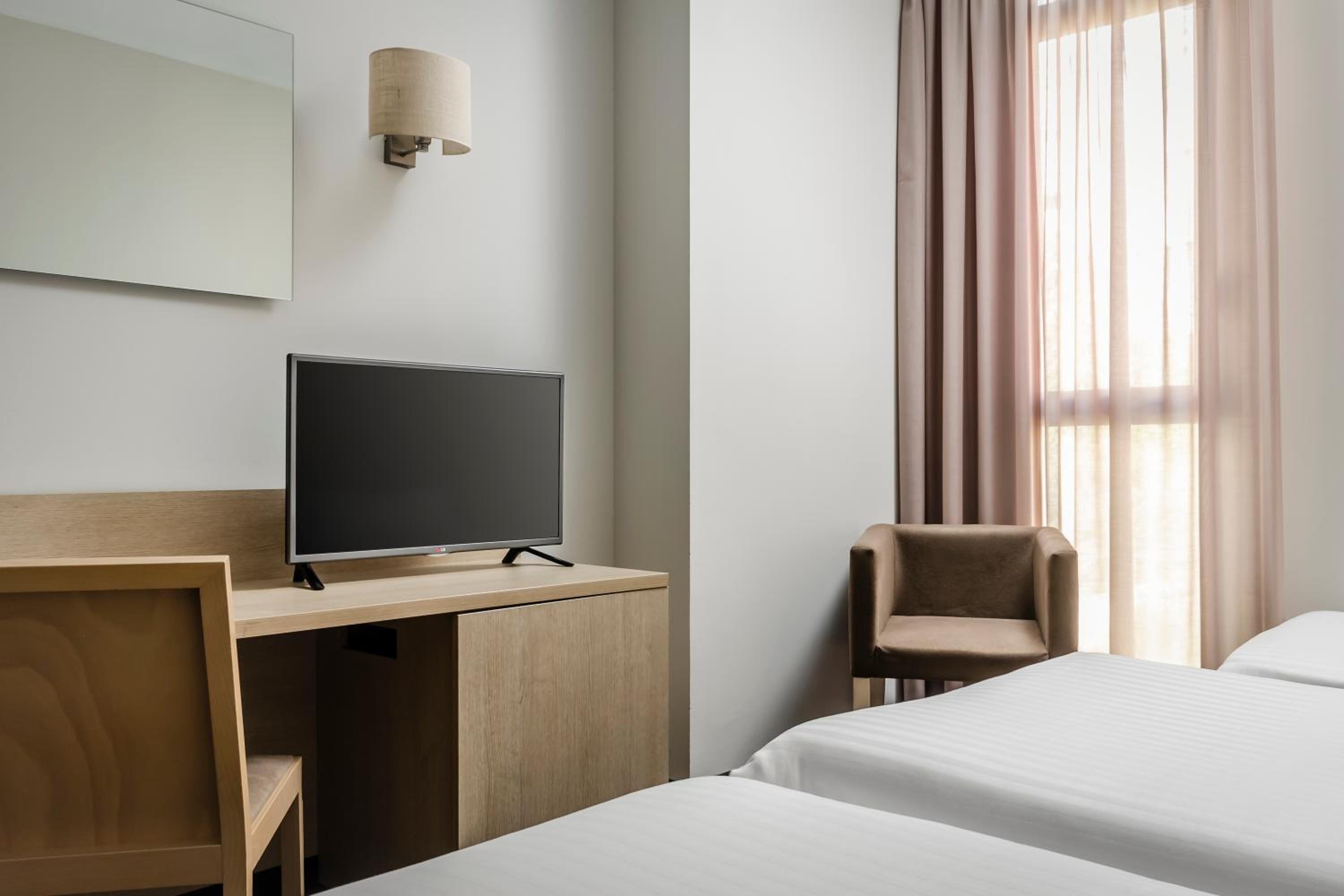 Double Room with Extra Bed - Photo 3