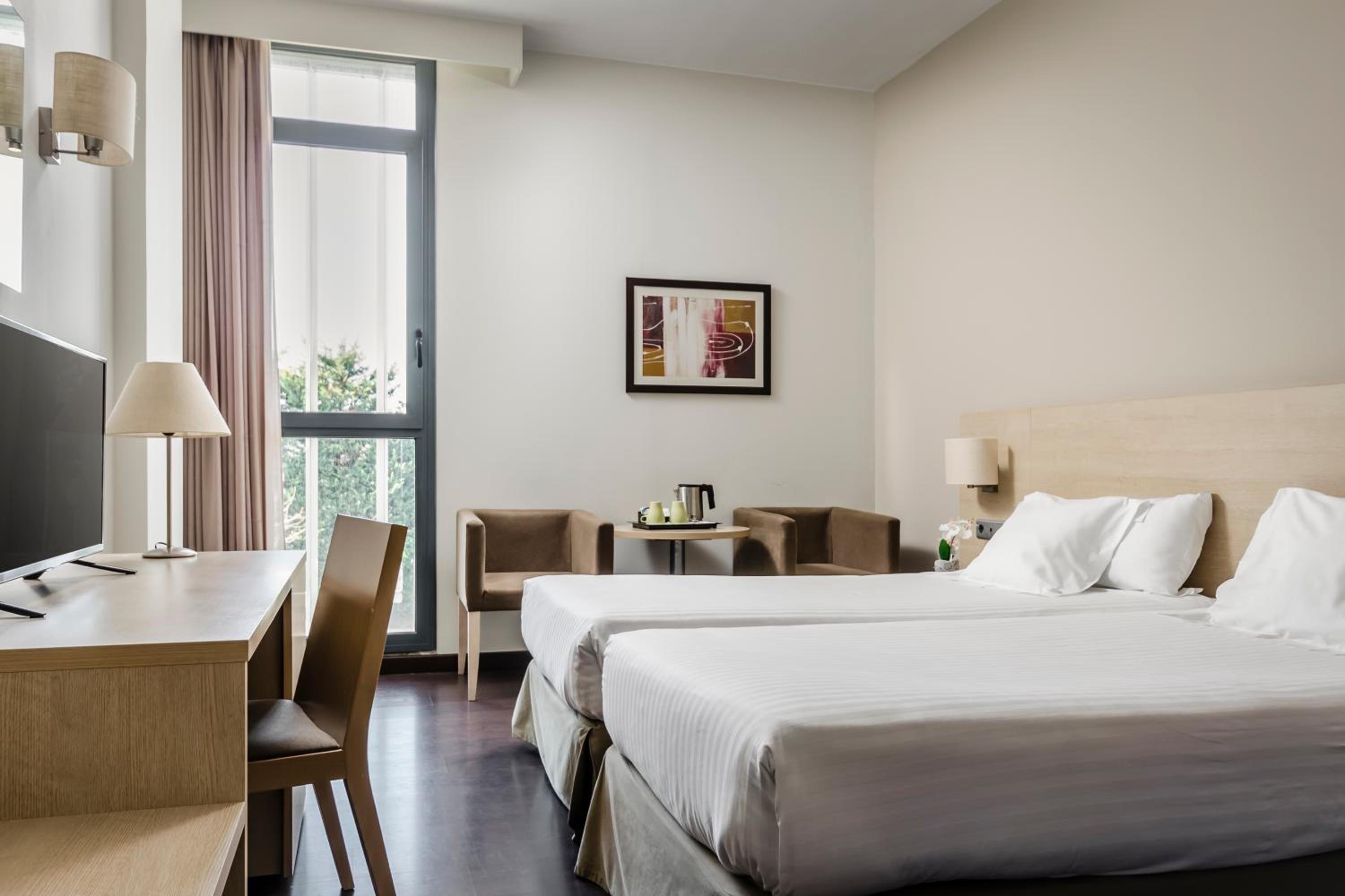 Double or Twin Room - Photo 3
