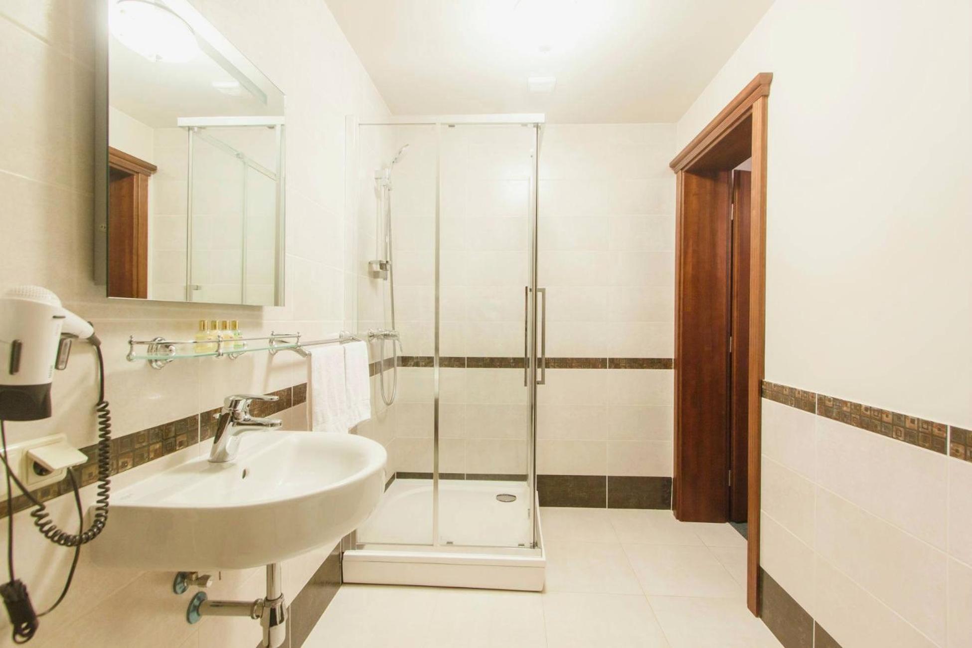 Double Room - Photo 3