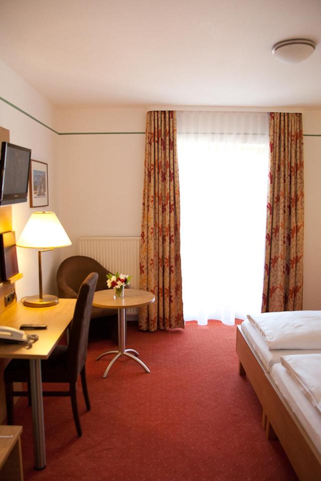 Single Room photo 3
