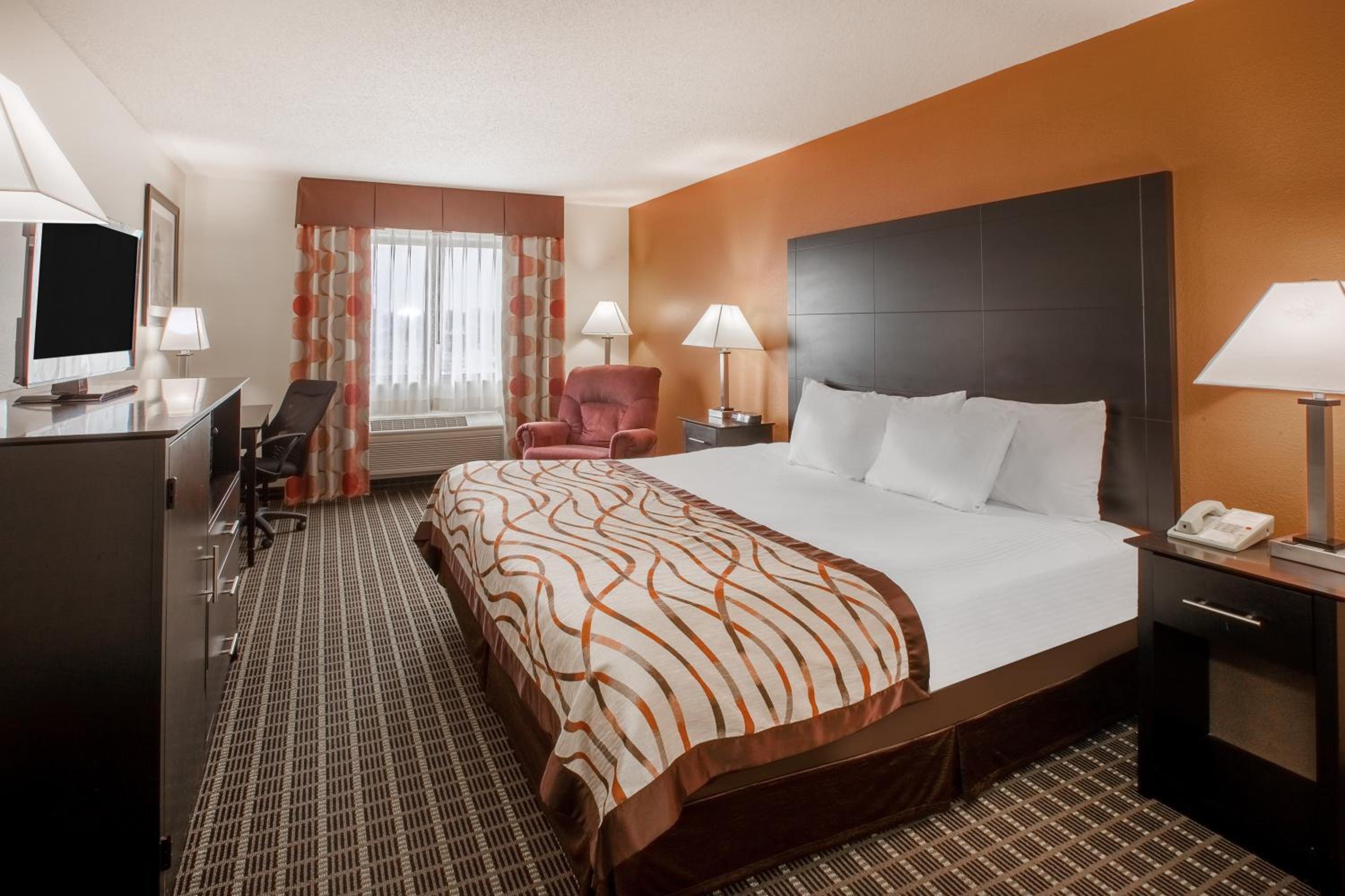King Room - Non-Smoking - Photo 1