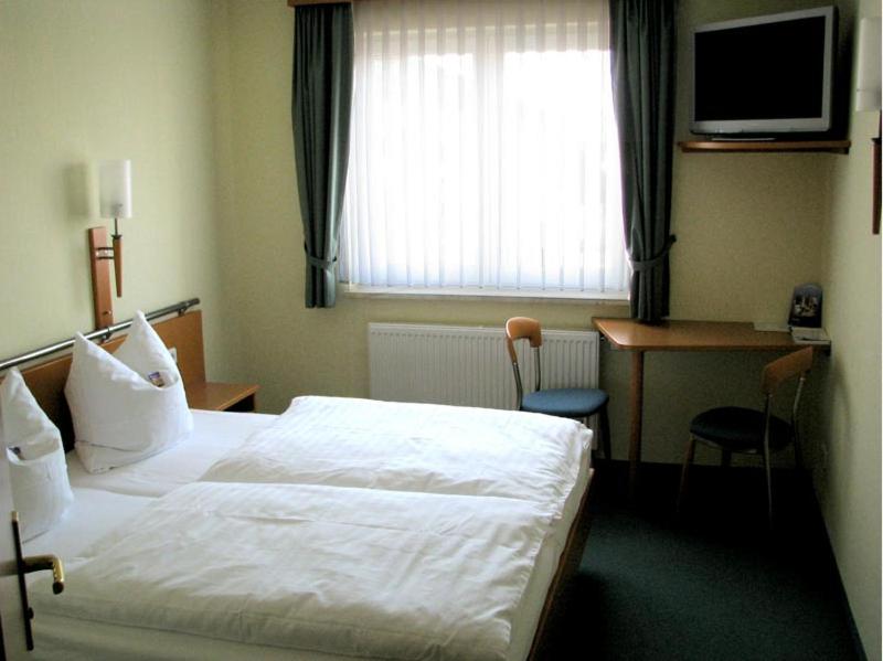Double Room - Photo 5