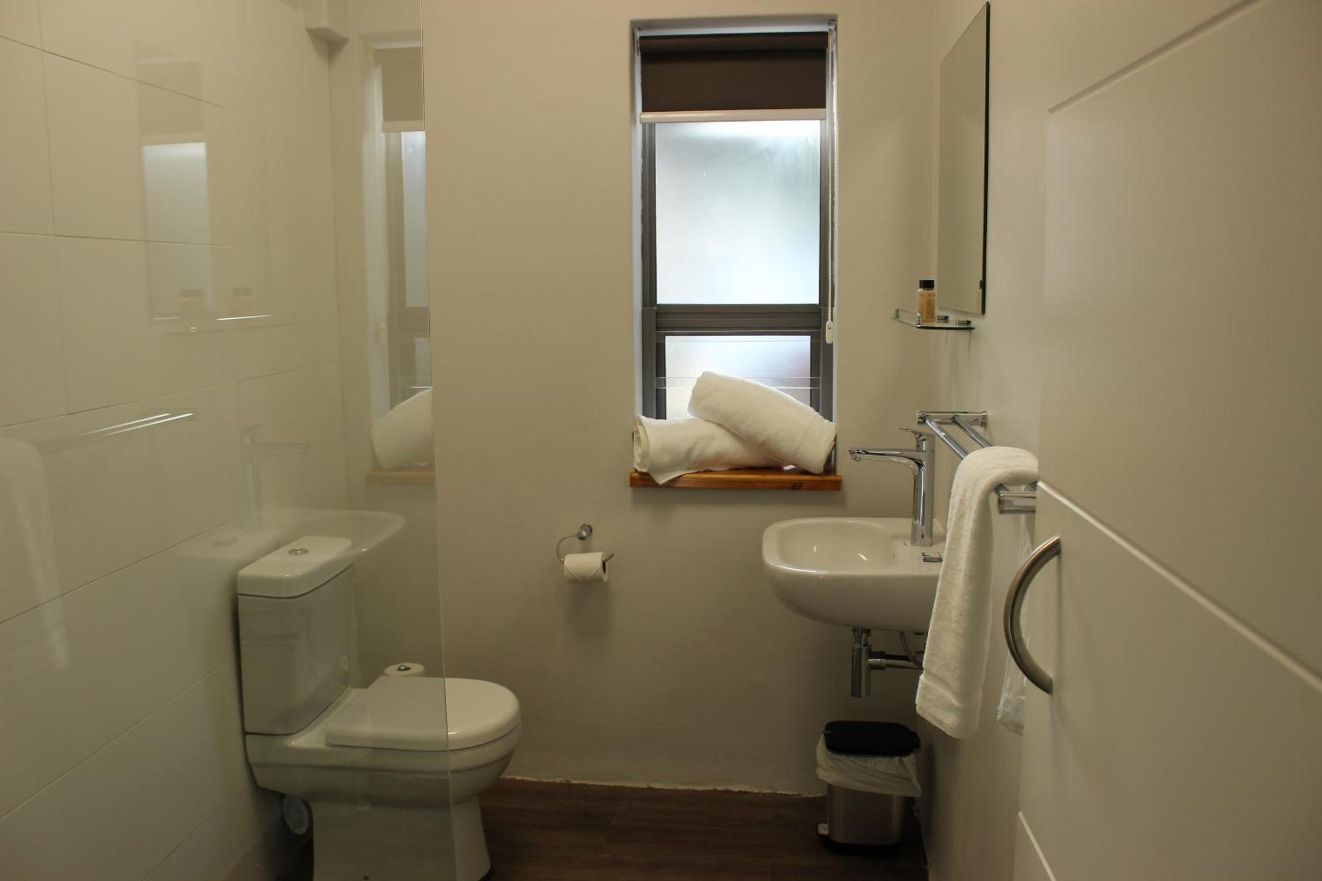Studio Apartment - Photo 4