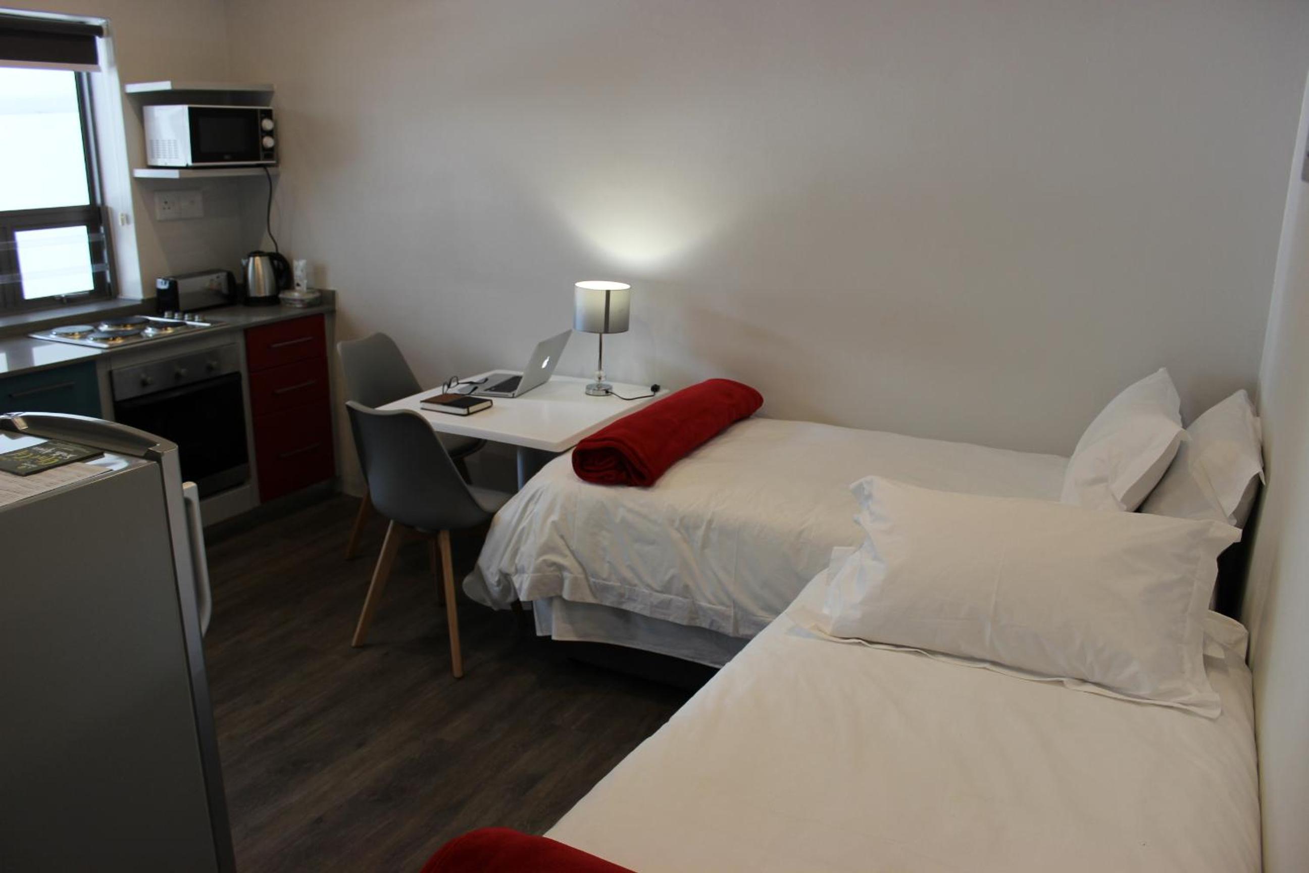 Studio Apartment - Photo 2