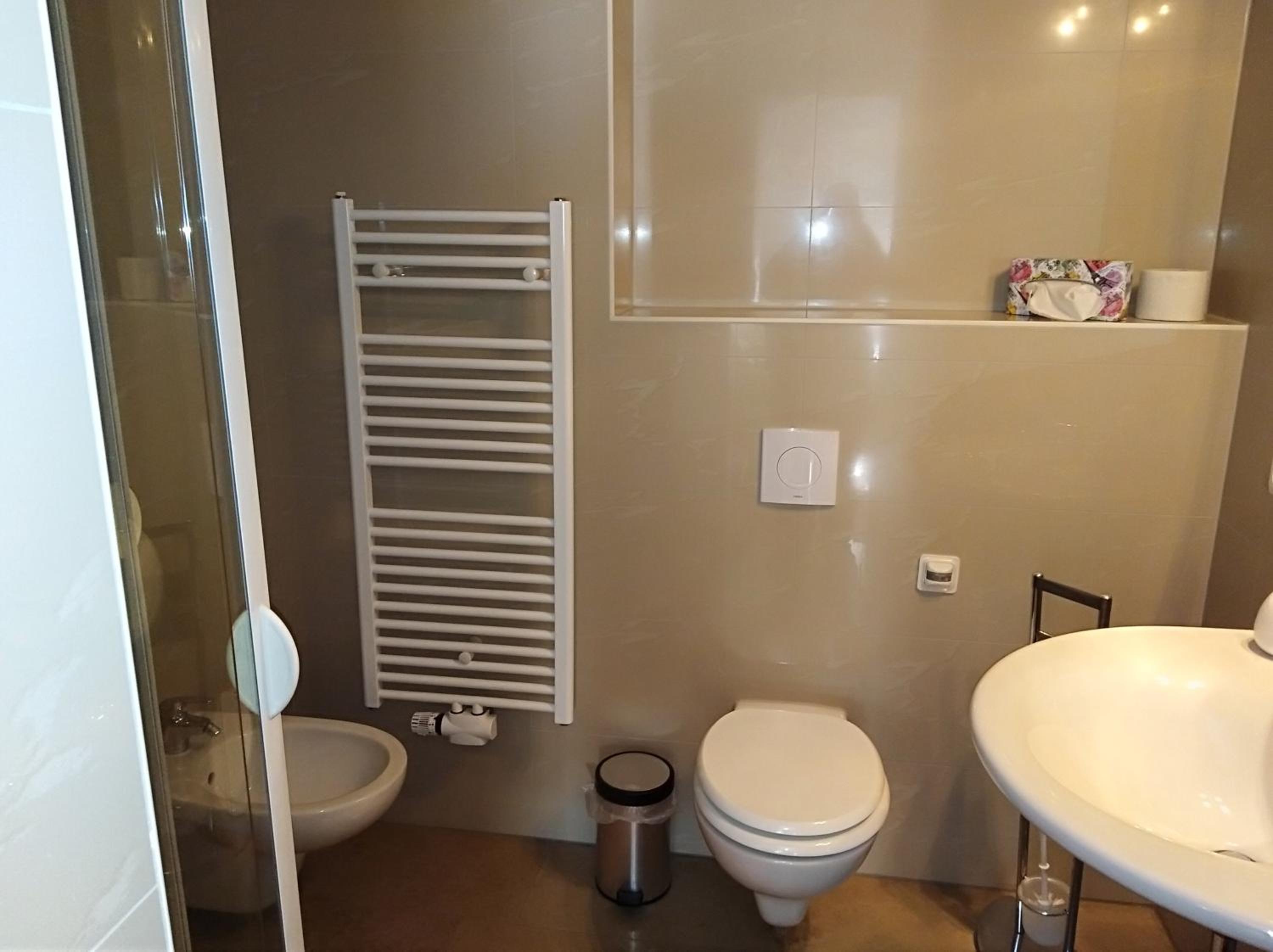 Double Room with Private Bathroom photo 3