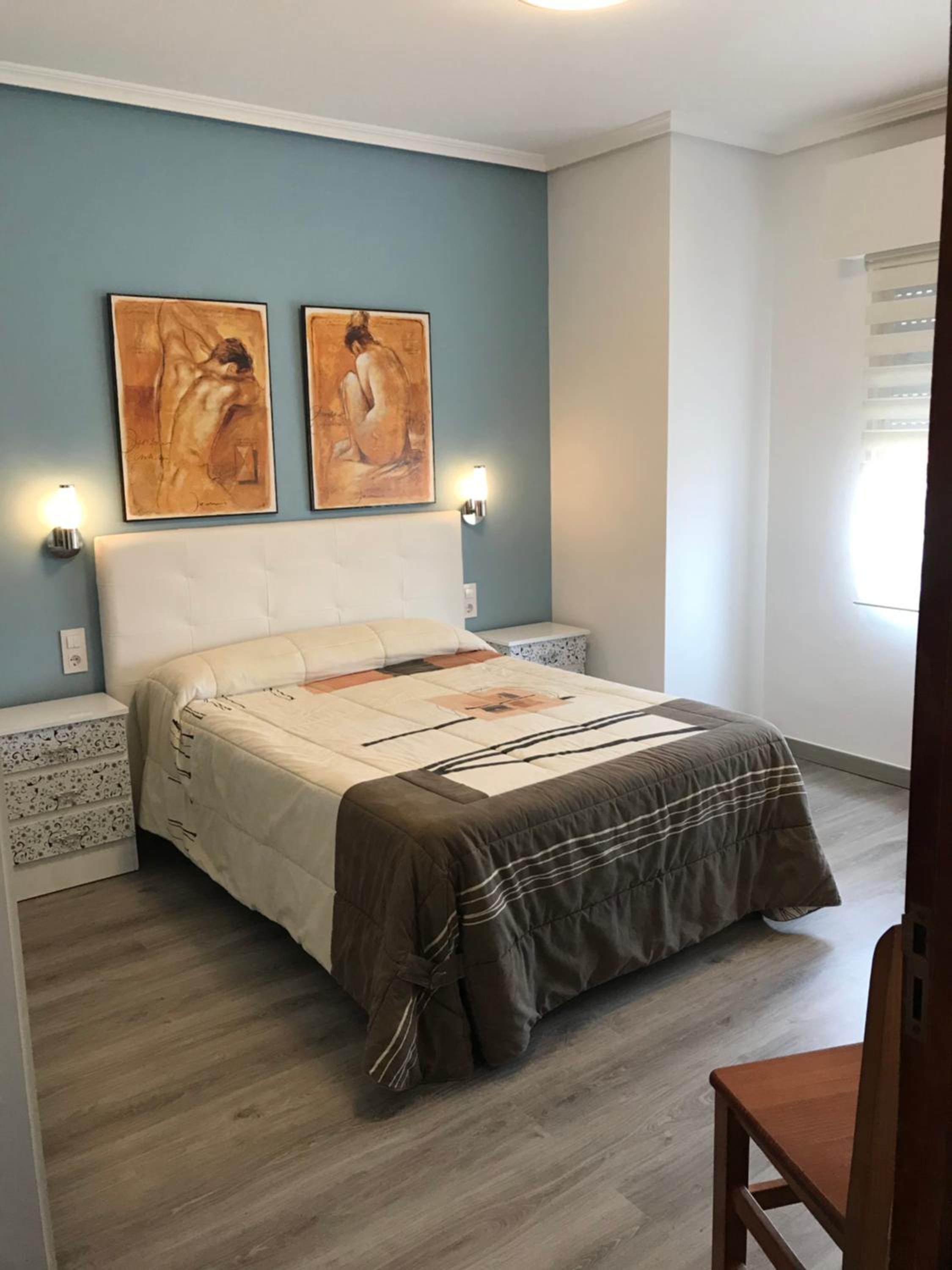 Double or Twin Room with Bathroom - Photo 2