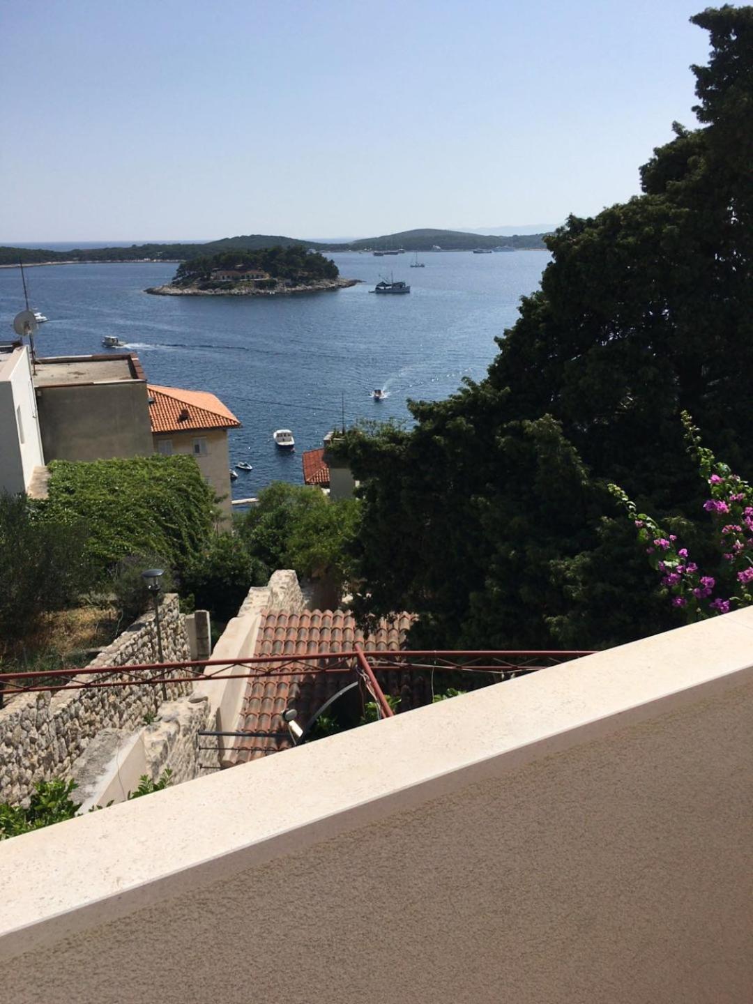 Deluxe Double Room with Balcony and Sea View - Photo 9