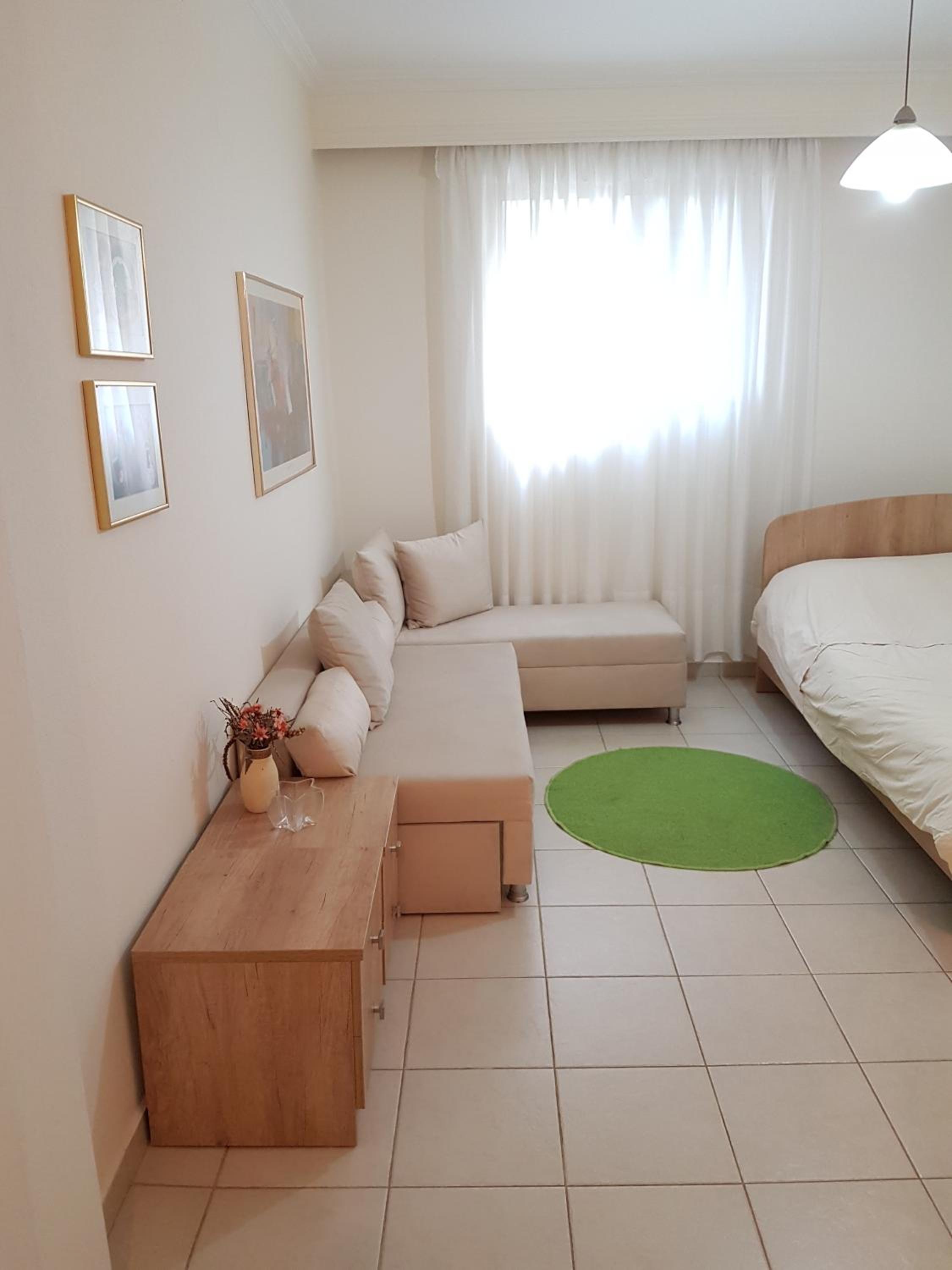 Studio Apartment photo 1