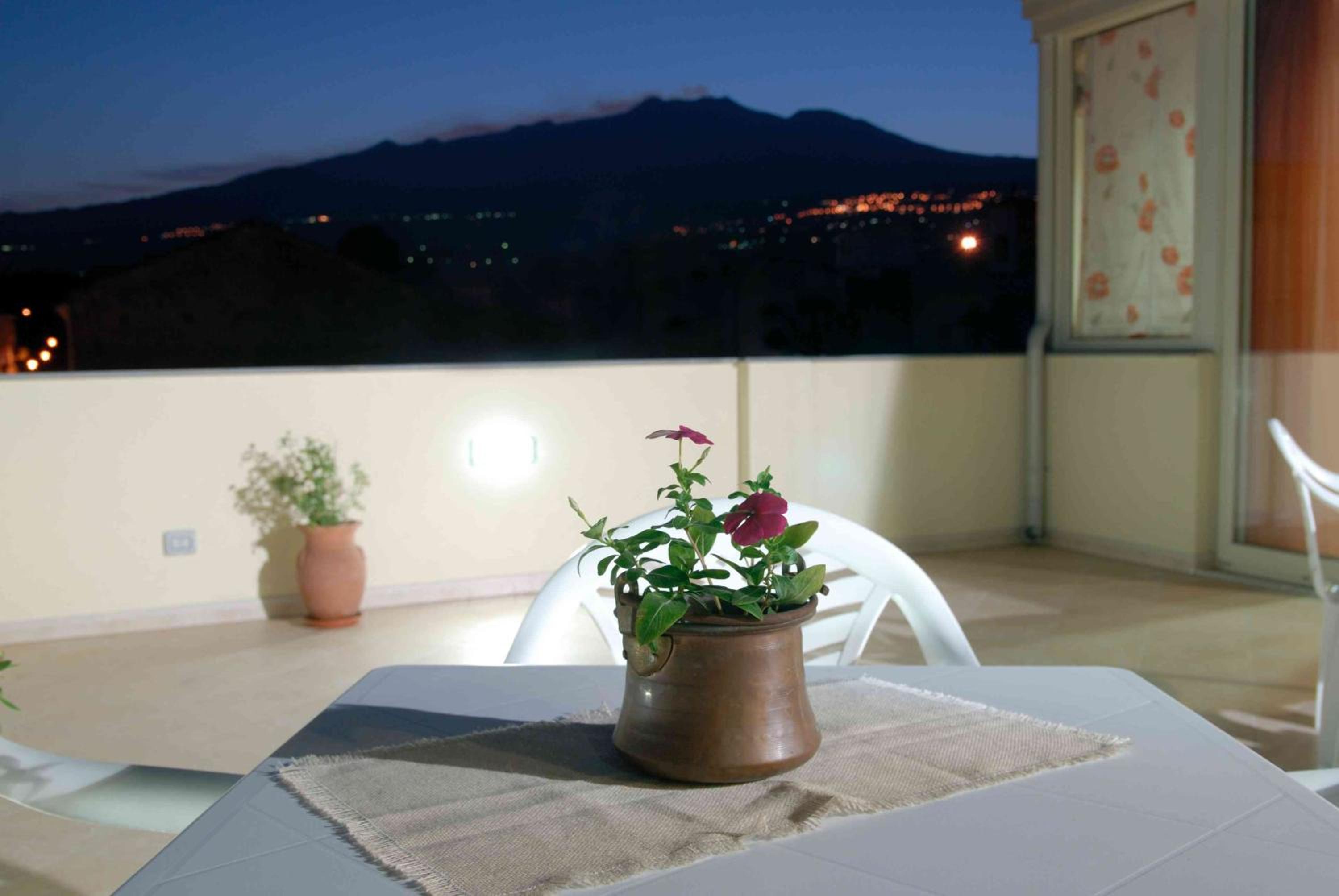 Double or Twin Room with Balcony - Photo 15
