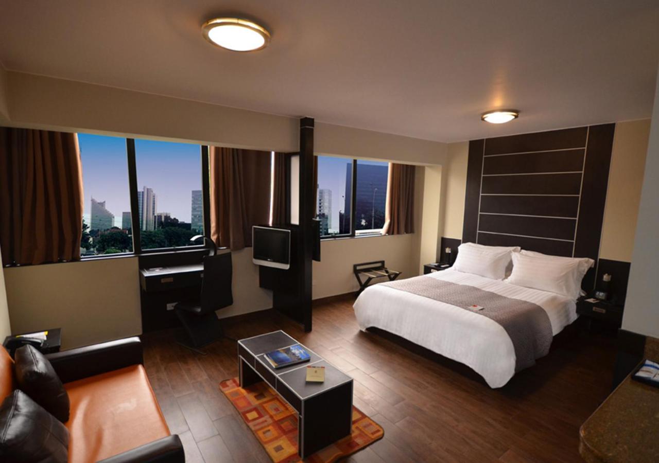 Suite - Photo 3