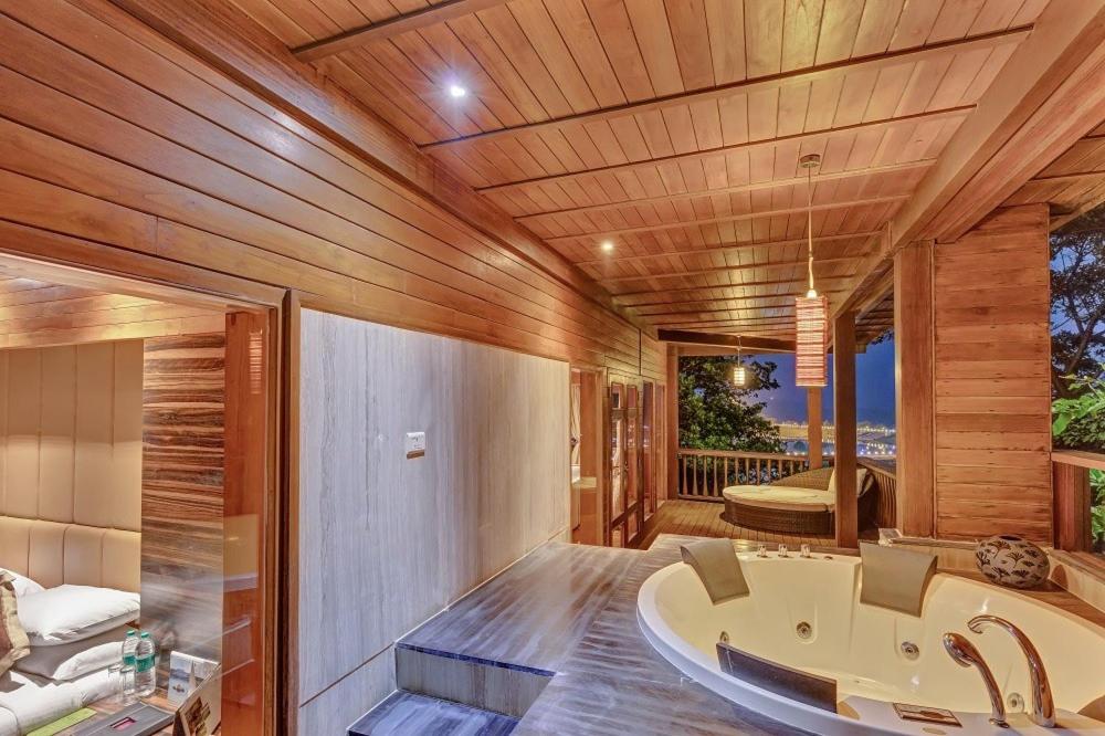 Deluxe suite to be named as Hermitage B