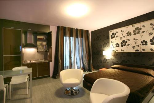 Studio Apartment - Photo 4