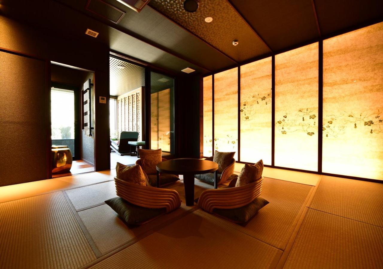 【9:00 Check Out / Dinner Only】Deluxe Room with Open-Air Bath with Mountain View - 4F