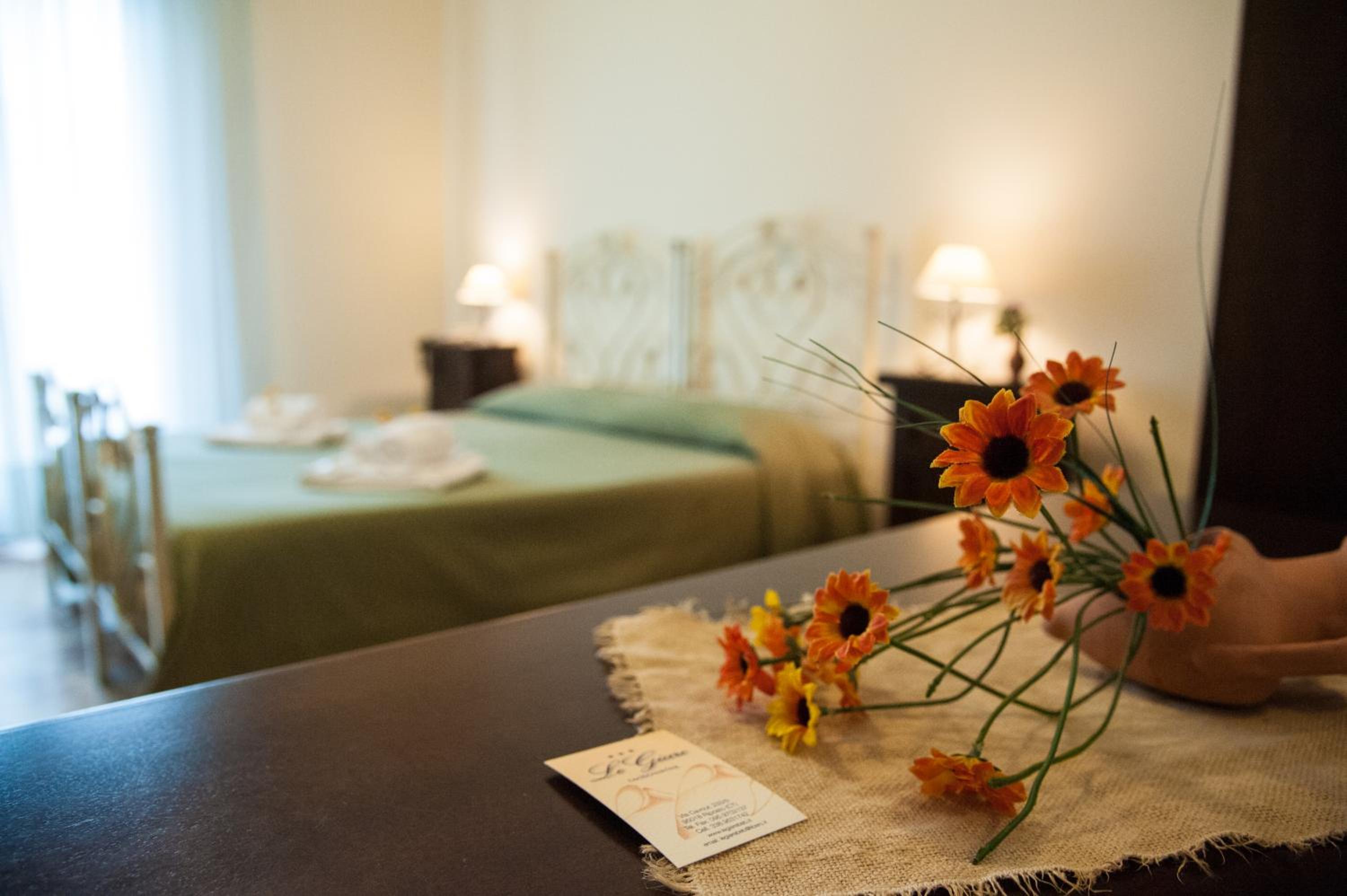Double or Twin Room with Balcony - Photo 10