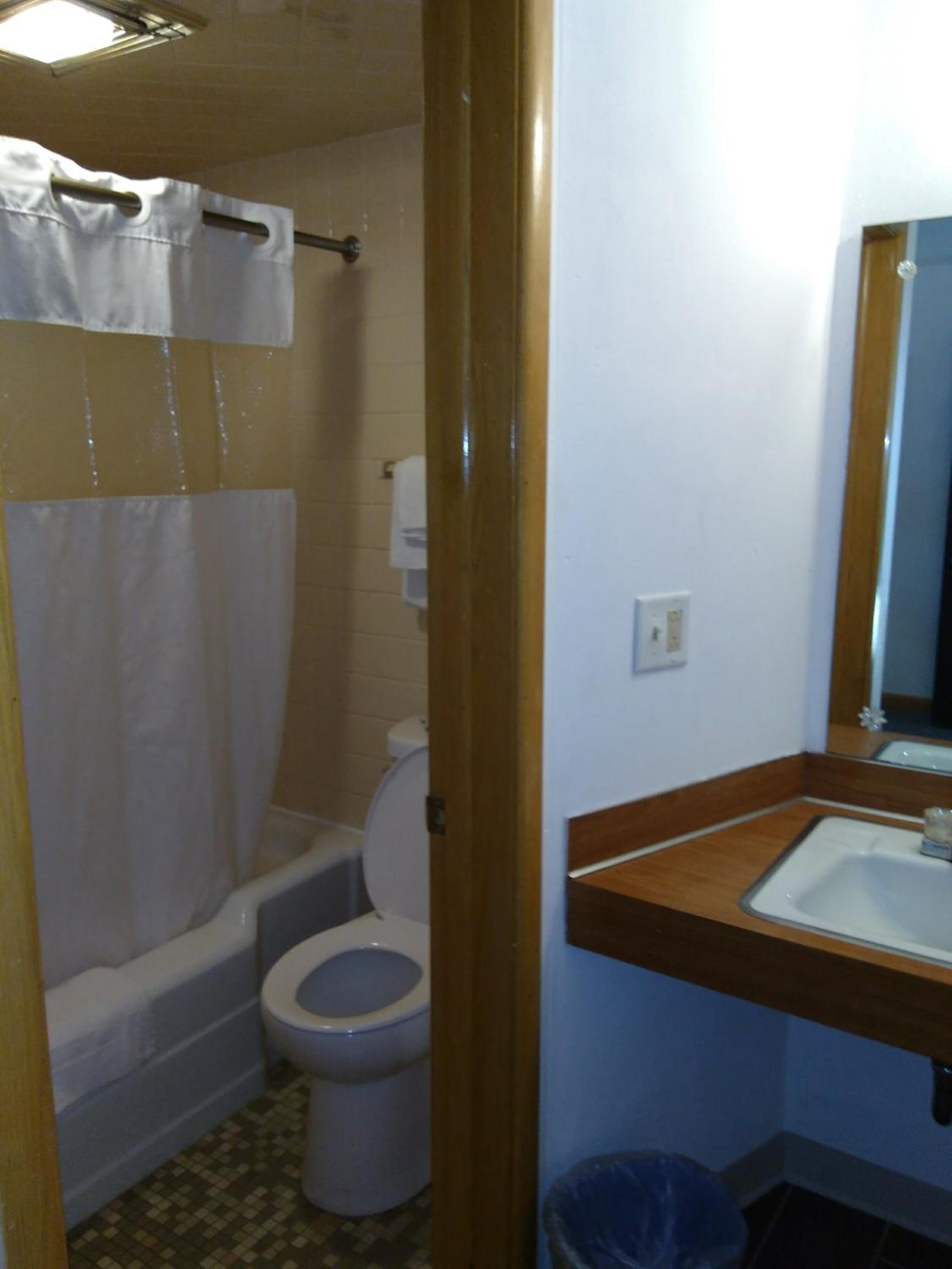Deluxe Double Room with Bath photo 2