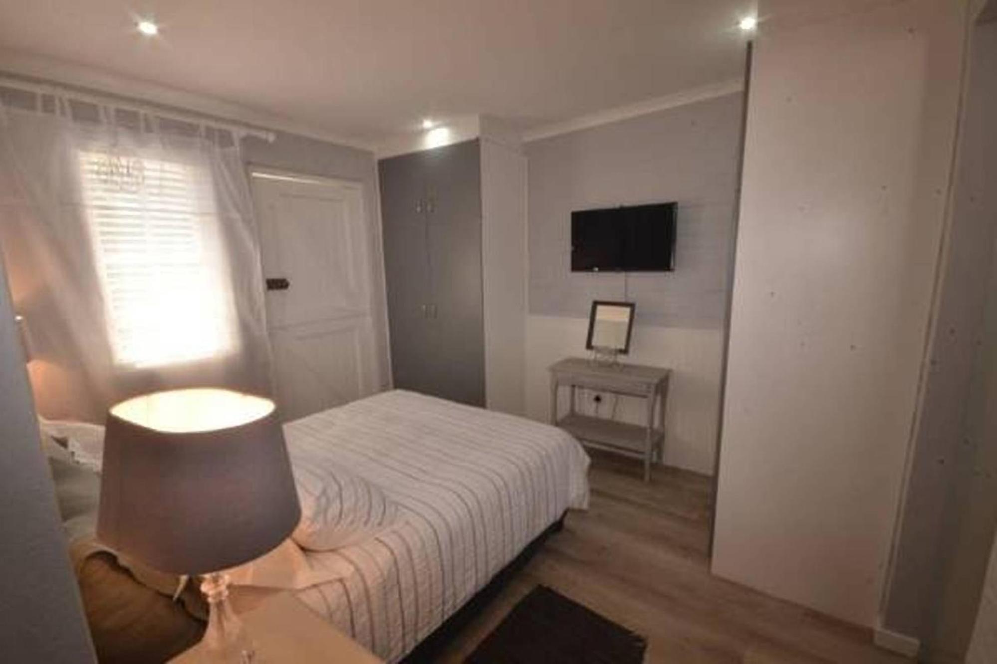 Apartment photo 2