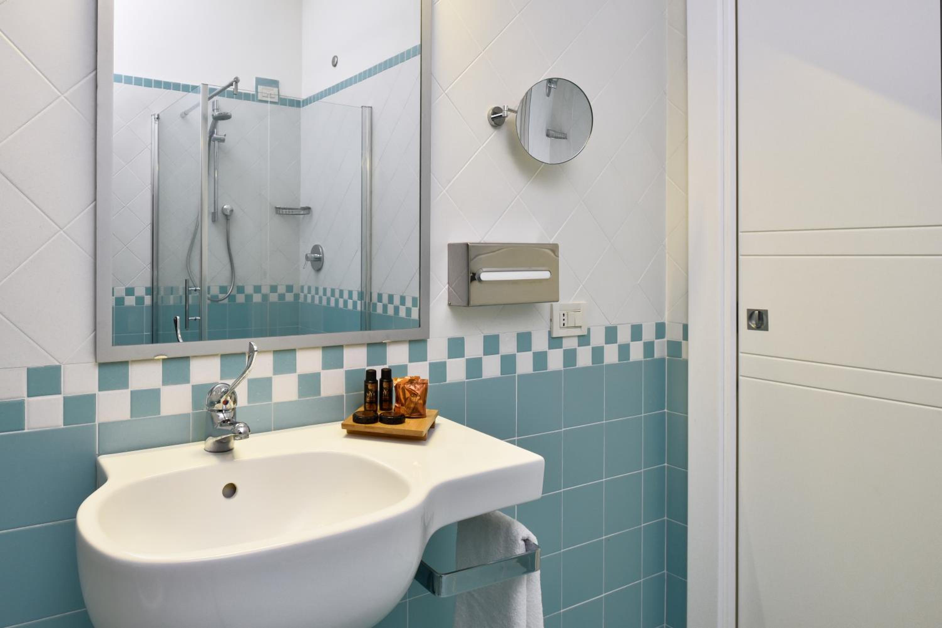 Suite With Balcony And Sea View - Photo 3