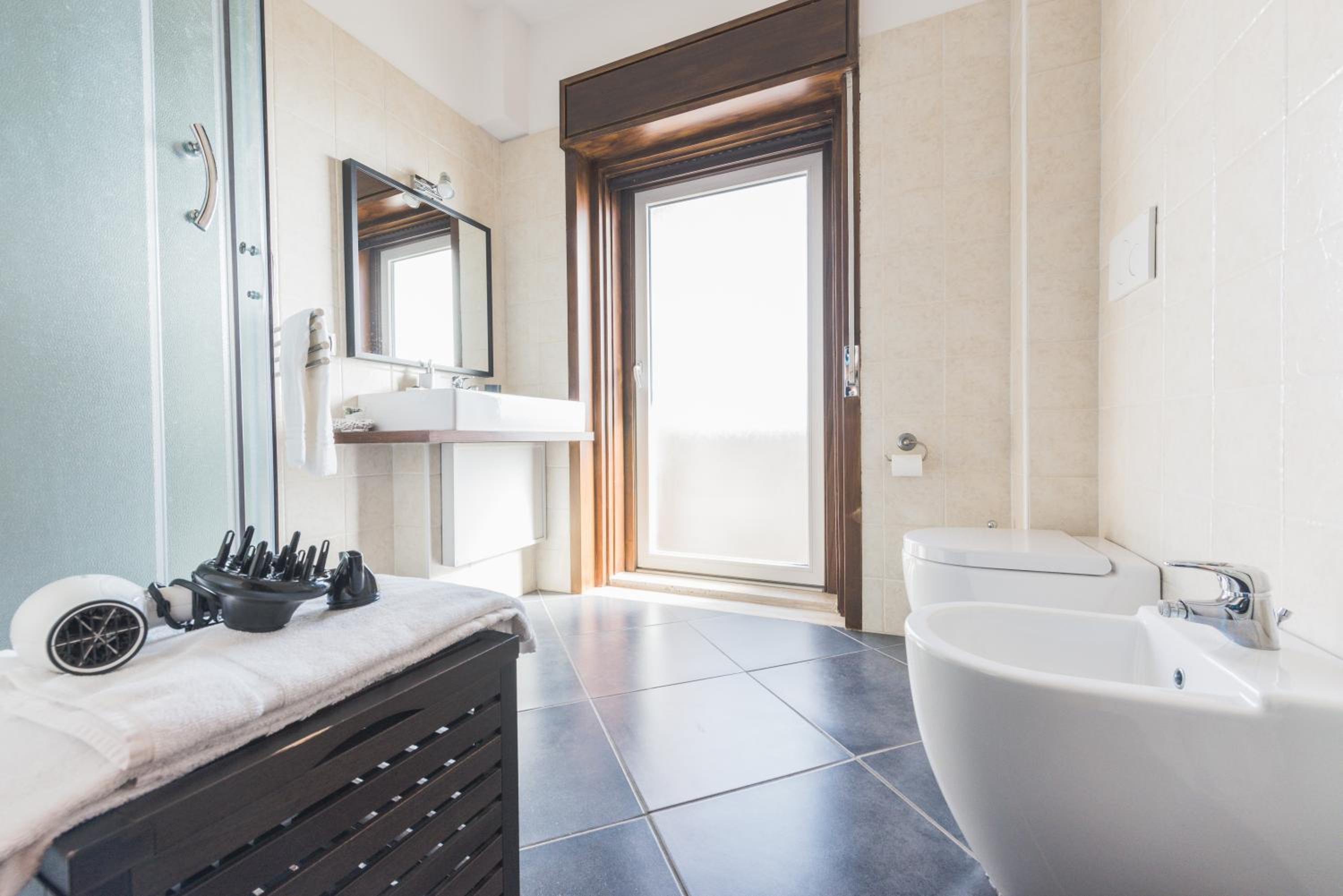 Quadruple Room with Private Bathroom photo 2