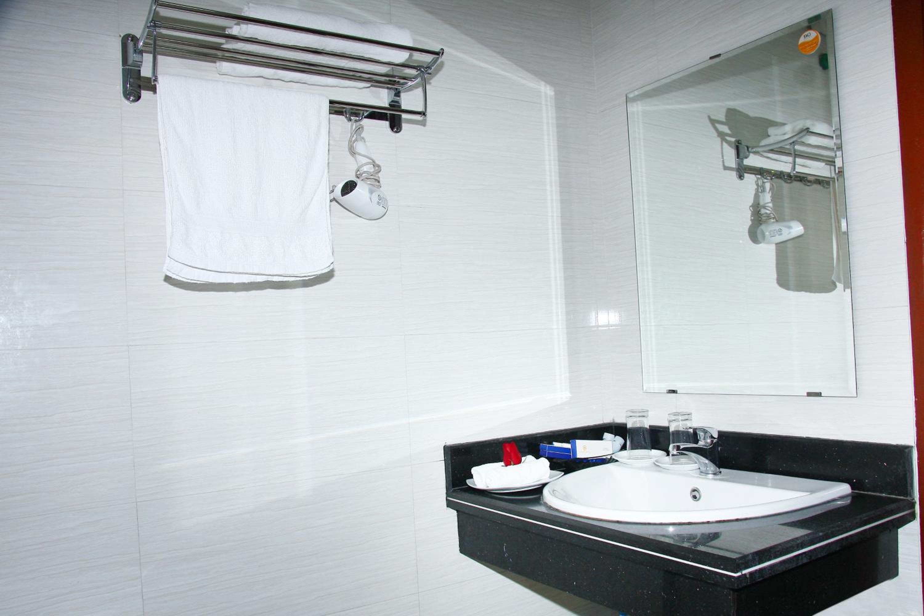 Superior Triple Room with City View photo 2