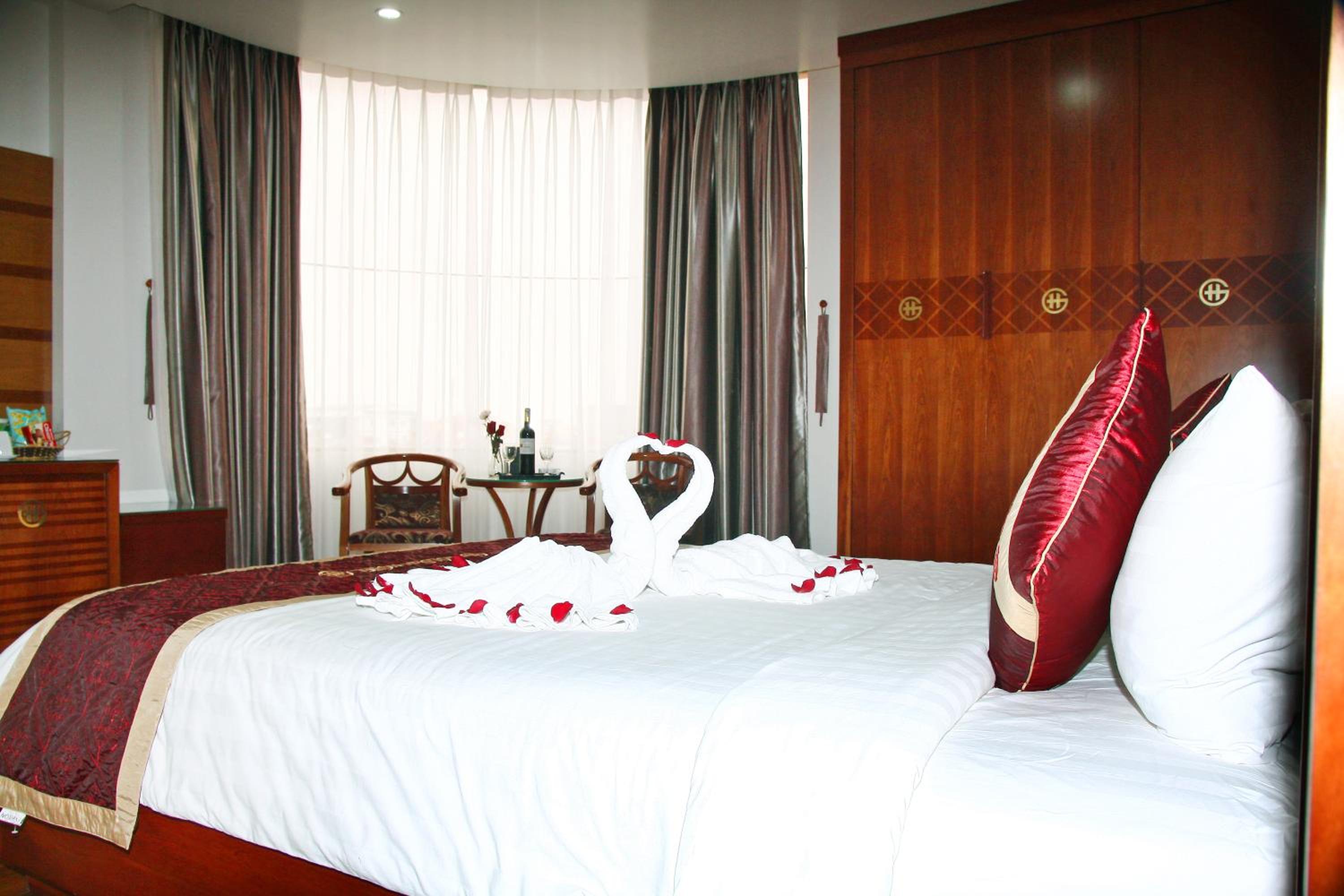 Junior Suite with City View photo 2