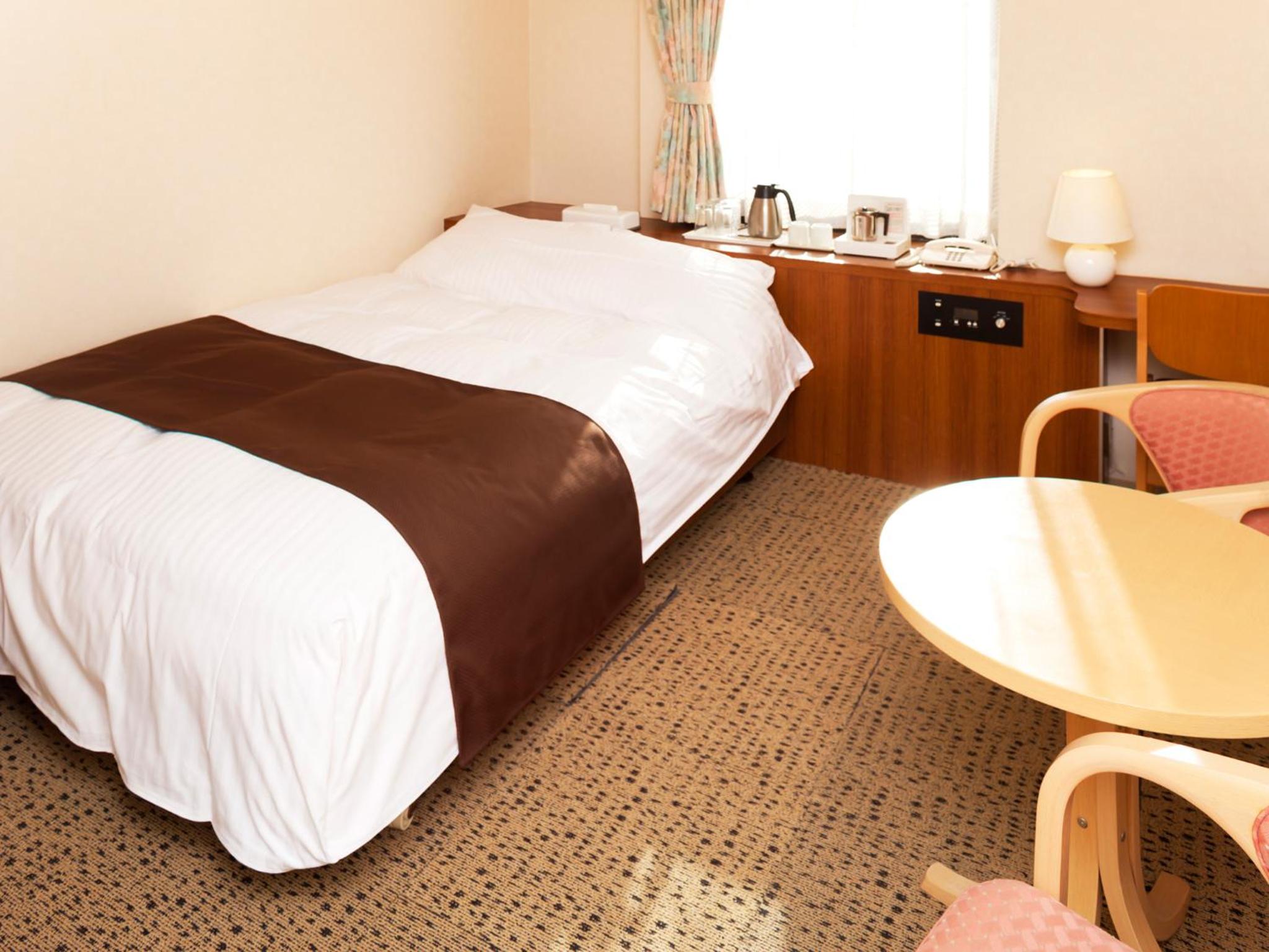 Double Room - Smoking photo 1