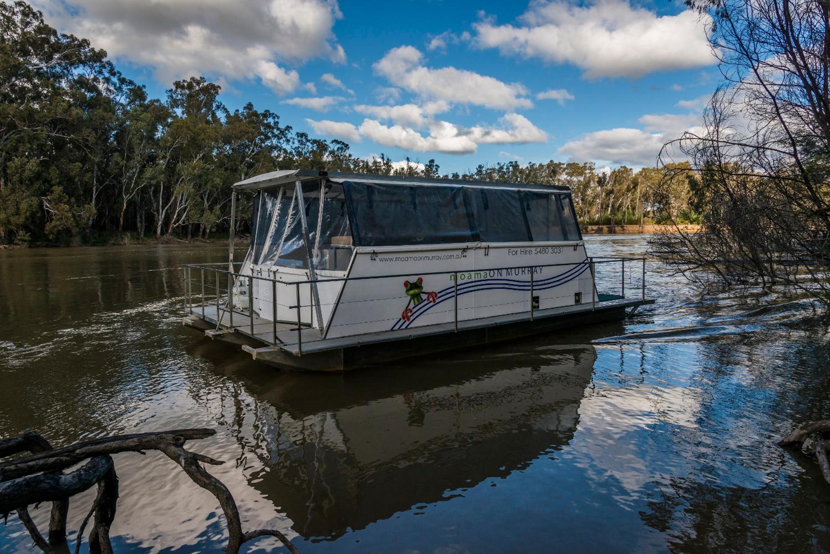 Camping Boat photo 3