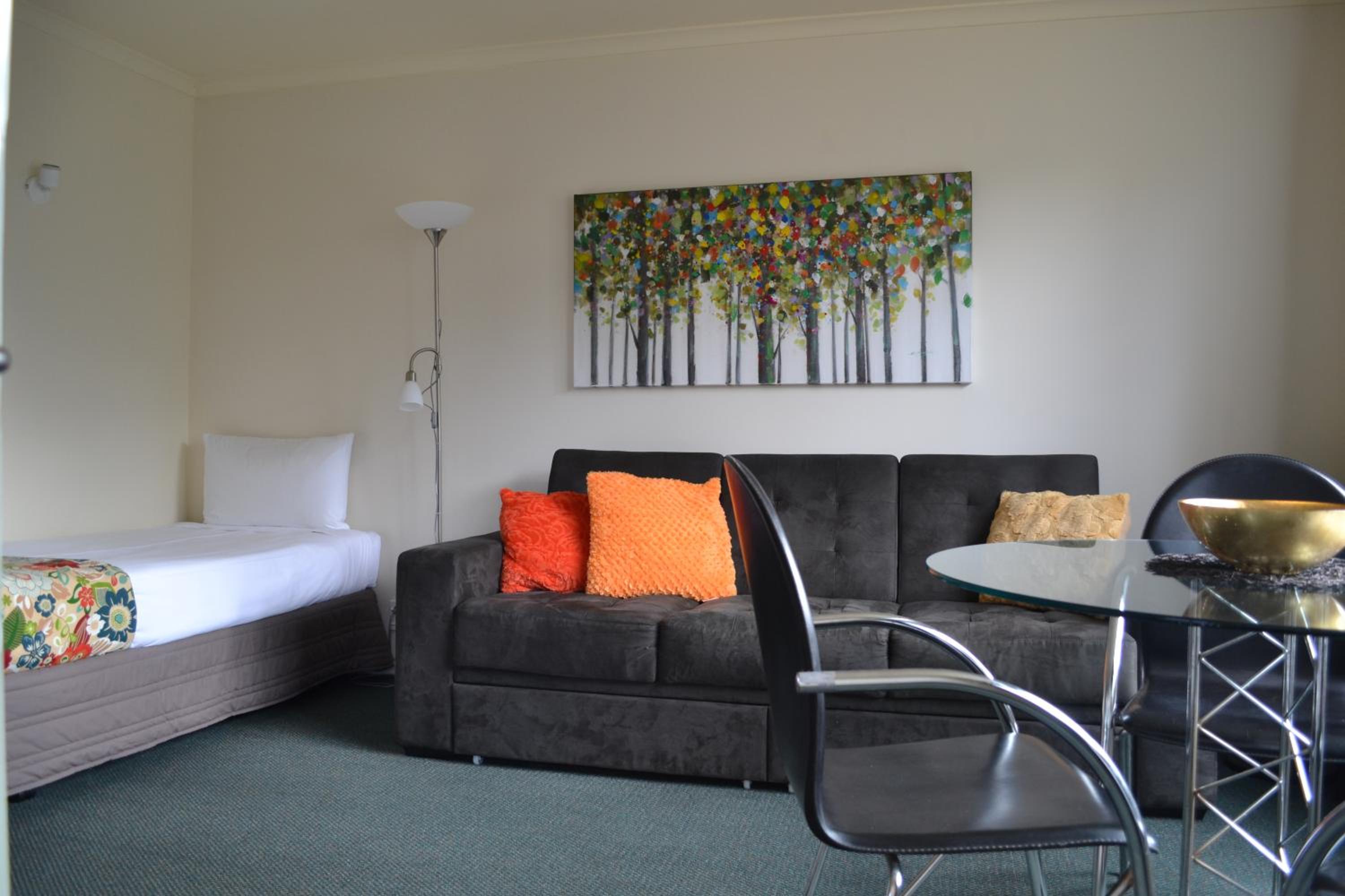 Budget Twin Room - Photo 5