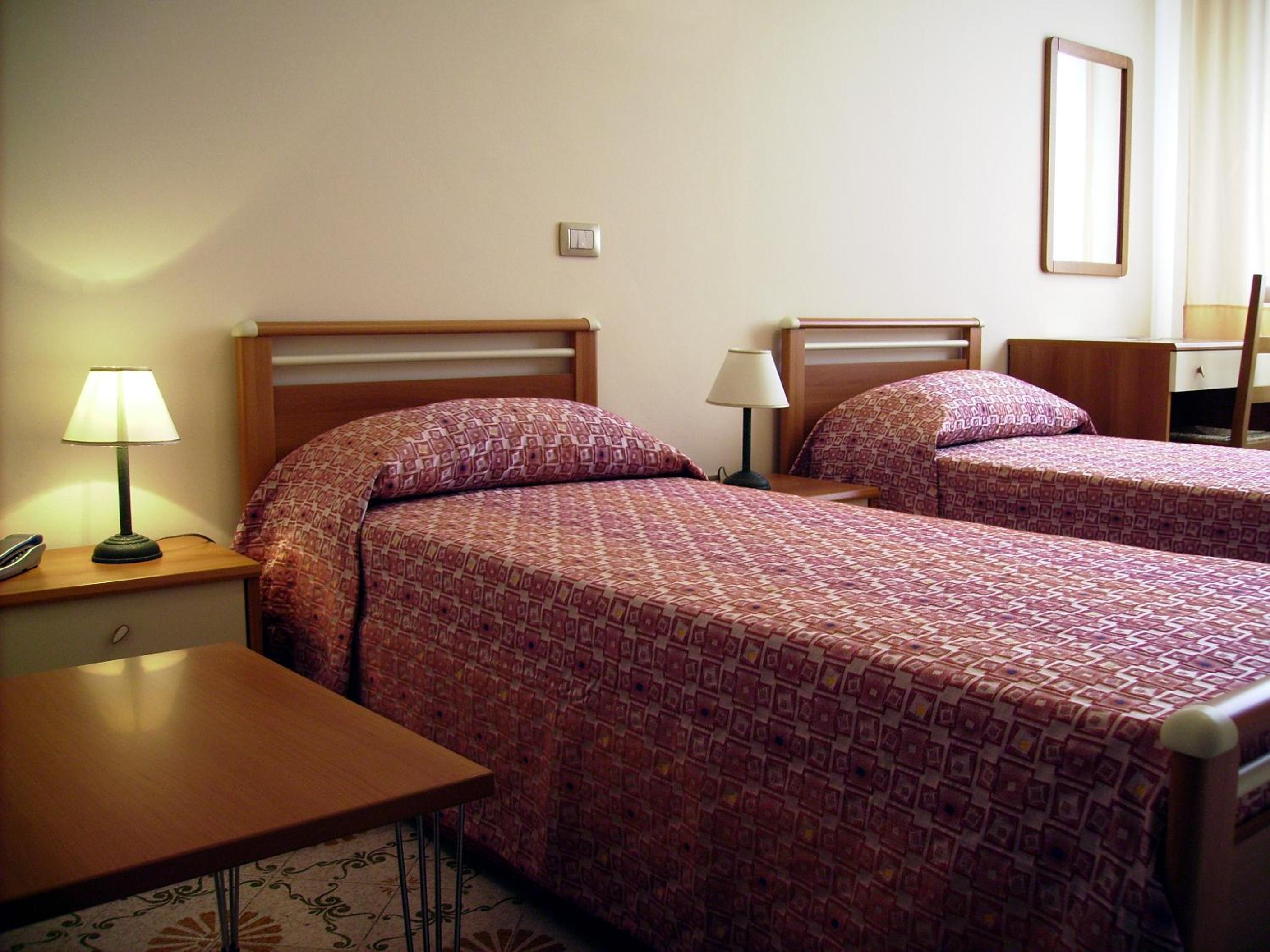Double or Twin Room with Balcony - Photo 22